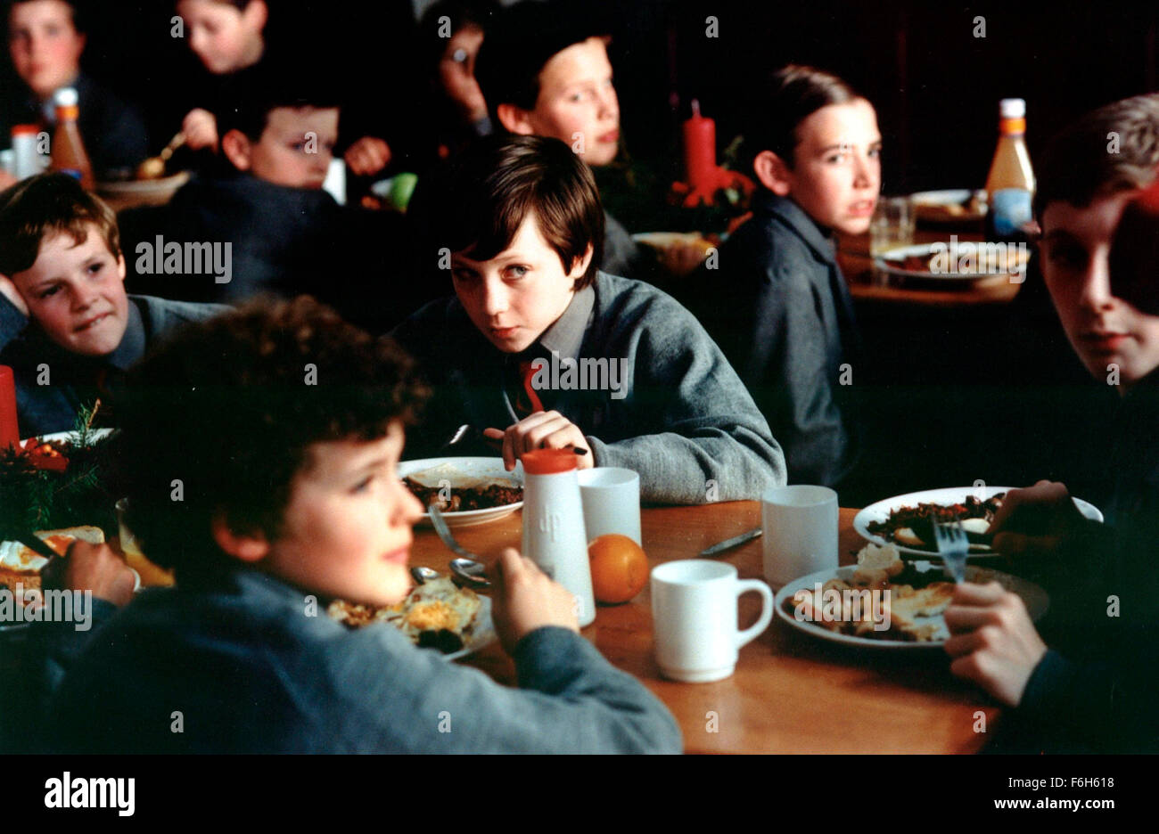 24. Januar 2002; London, England, Vereinigtes Königreich; AARON JOHNSON stars wie Tom/Thomas in die Familly Komödie "Tom und Thomas" unter der Regie von Esme Lammers. Stockfoto