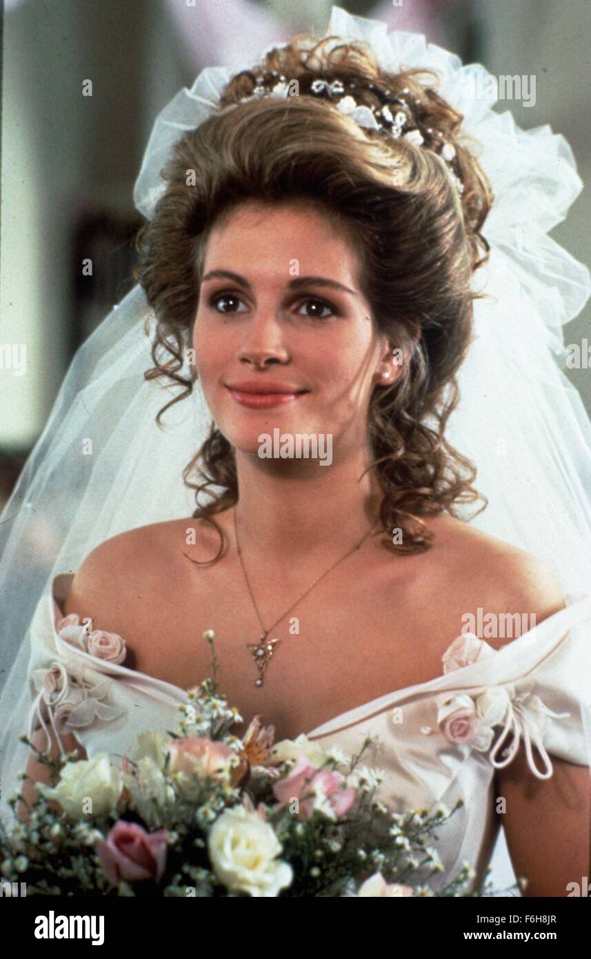 1989, Filmtitel: MAGNOLIEN aus Stahl, Regie: HERBERT ROSS, Studio: TRI, abgebildet: Kleidung, JULIA ROBERTS, HERBERT ROSS, Brautkleid. (Bild Kredit: SNAP) Stockfoto