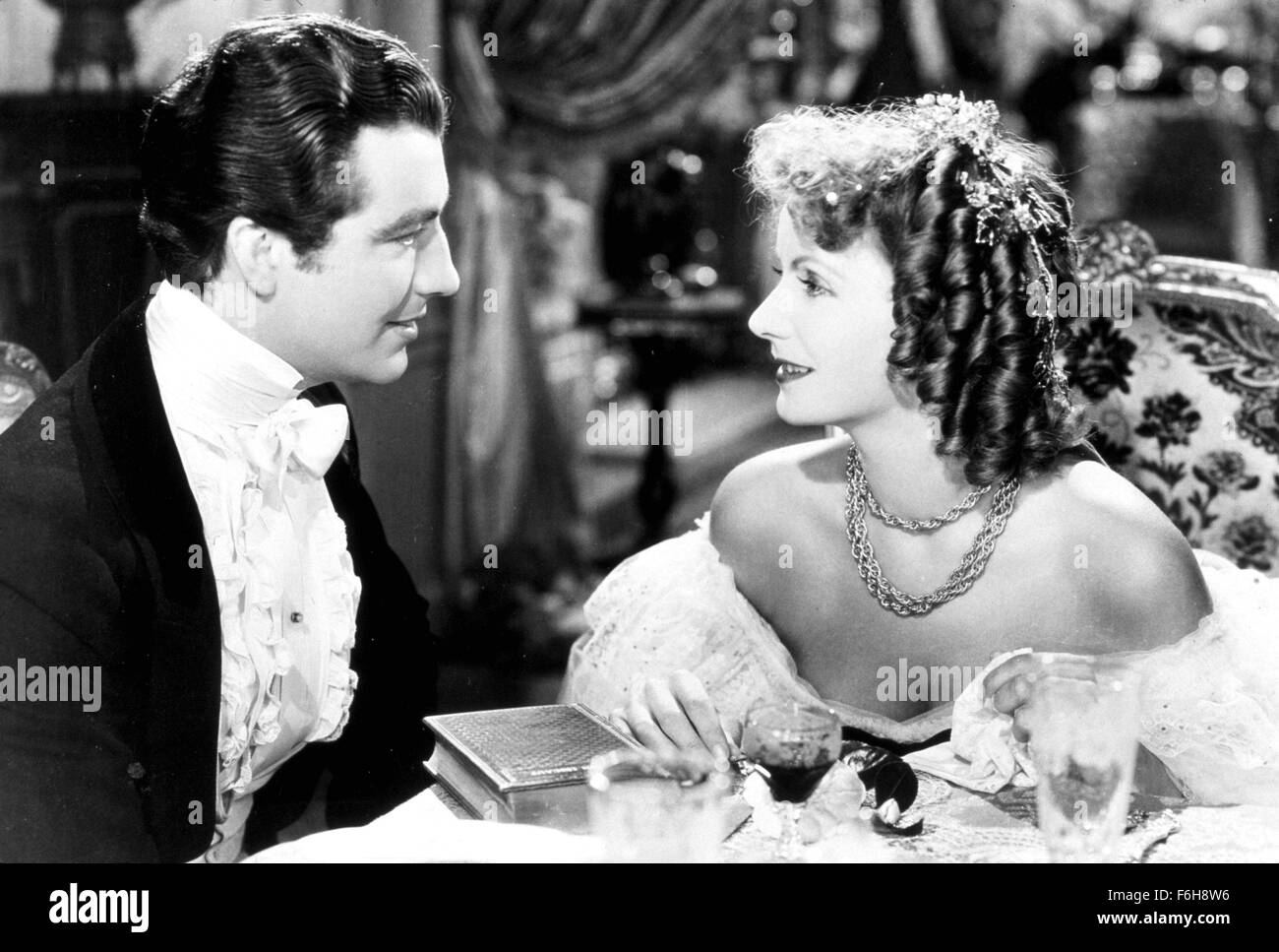 1936, Filmtitel: CAMILLE, Regie: GEORGE CUKOR, Studio: MGM, im Bild: GEORGE CUKOR, GRETA GARBO. (Bild Kredit: SNAP) Stockfoto