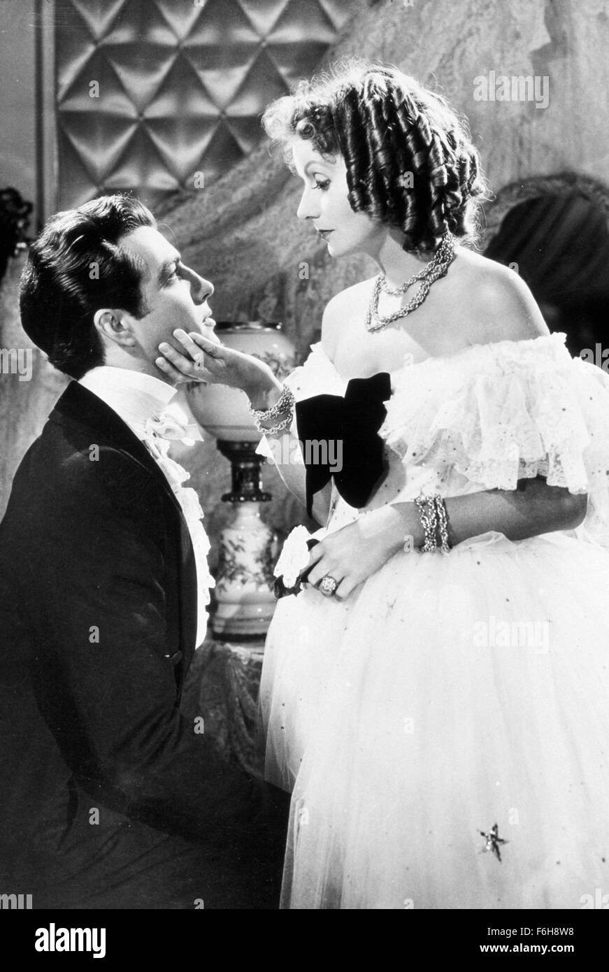 1936, Filmtitel: CAMILLE, Regie: GEORGE CUKOR, Studio: MGM, im Bild: GEORGE CUKOR, GRETA GARBO. (Bild Kredit: SNAP) Stockfoto