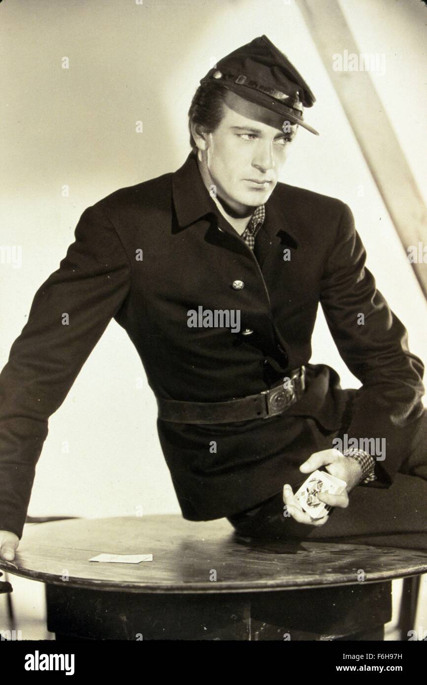 1936, Filmtitel: "Plainsman", Regie: CECIL B DeMILLE, Studio: PARAMOUNT, abgebildet: Zubehör, GARY COOPER, Spielkarten. (Bild Kredit: SNAP) Stockfoto