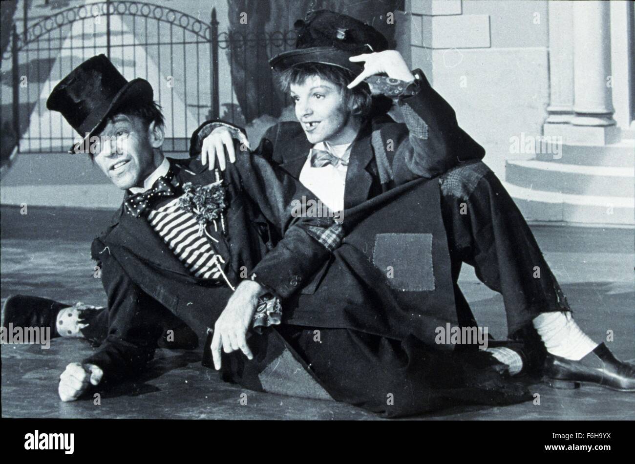 1948, Filmtitel: EASTER PARADE, Studio: MGM, im Bild: FRED ASTAIRE, Kleidung, JUDY GARLAND. (Bild Kredit: SNAP) Stockfoto