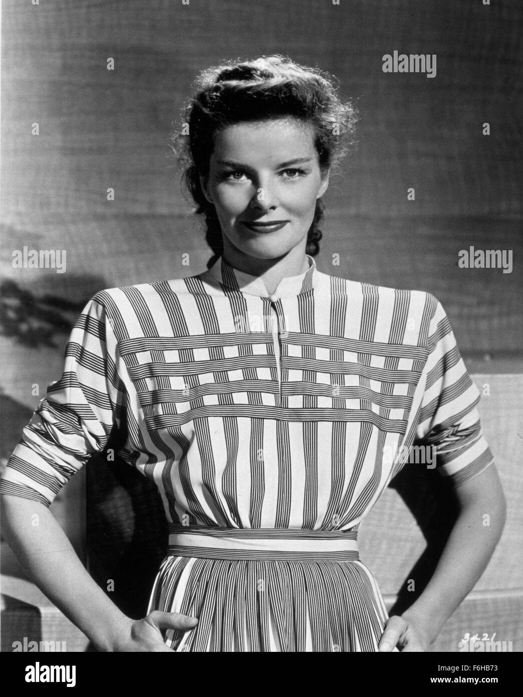 1946, Filmtitel: UNTERSTRÖMUNG, Regie: VINCENTE MINNELLI, Studio: MGM, abgebildet: KATHARINE HEPBURN, PORTRAIT, STUDIO. (Bild Kredit: SNAP) Stockfoto