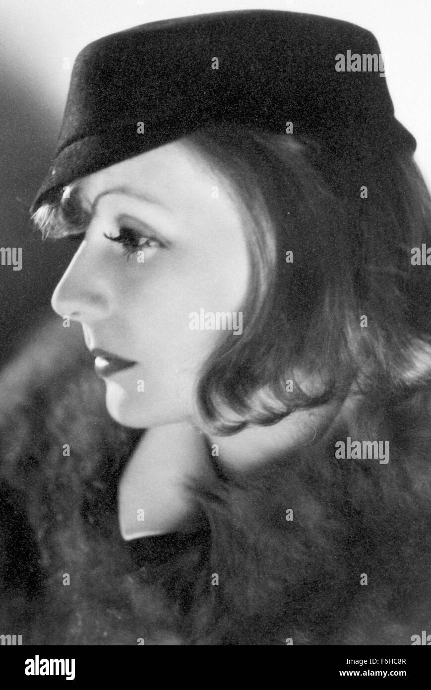 1932, Filmtitel: GRAND HOTEL, Regie: EDMUND GOULDING, Studio: MGM, abgebildet: CLARENCE SINCLAIR BULL, GRETA GARBO. (Bild Kredit: SNAP) Stockfoto