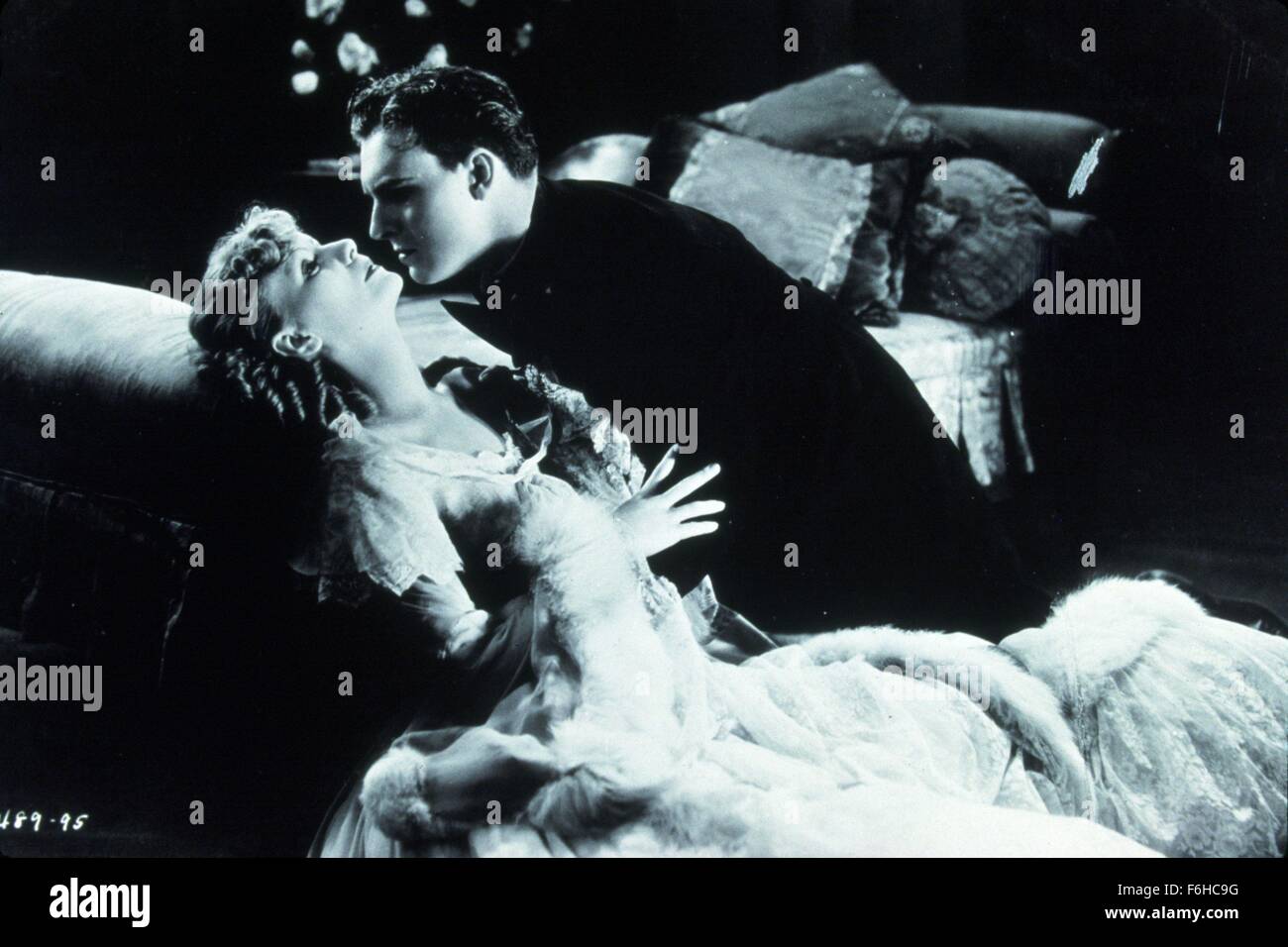 1930, Filmtitel: Romantik, Regie: CLARENCE BROWN, Studio: MGM, abgebildet: CLARENCE BROWN, GRETA GARBO, GAVIN GORDON. (Bild Kredit: SNAP) Stockfoto