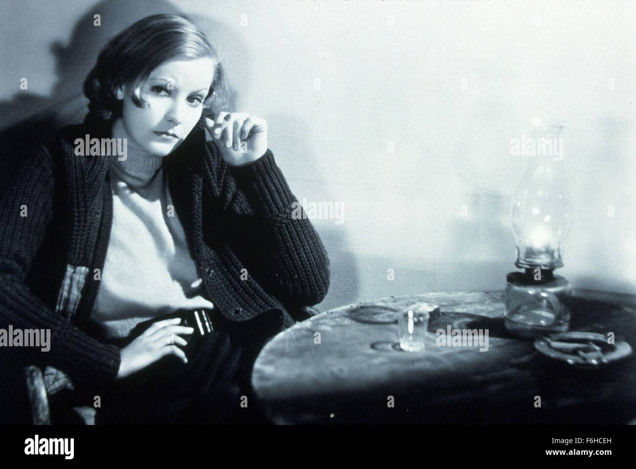 1930, Filmtitel: ANNA CHRISTIE, Regie: CLARENCE BROWN, Studio: MGM, abgebildet: CLARENCE BROWN, GRETA GARBO. (Bild Kredit: SNAP) Stockfoto