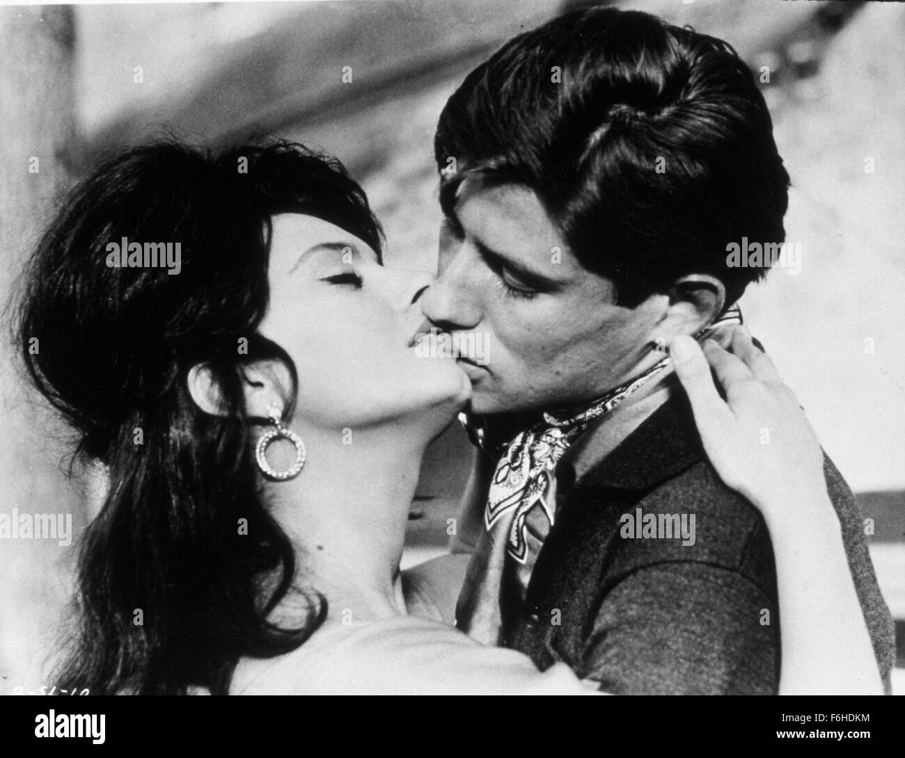 1962, Filmtitel: BOCCACCIO 70, Regie: VITTORIO DeSICA, Studio: Botschaft, im Bild: VITTORIO DeSICA, LUIGI GIULIANI, küssen, SOPHIA LOREN. (Bild Kredit: SNAP) Stockfoto