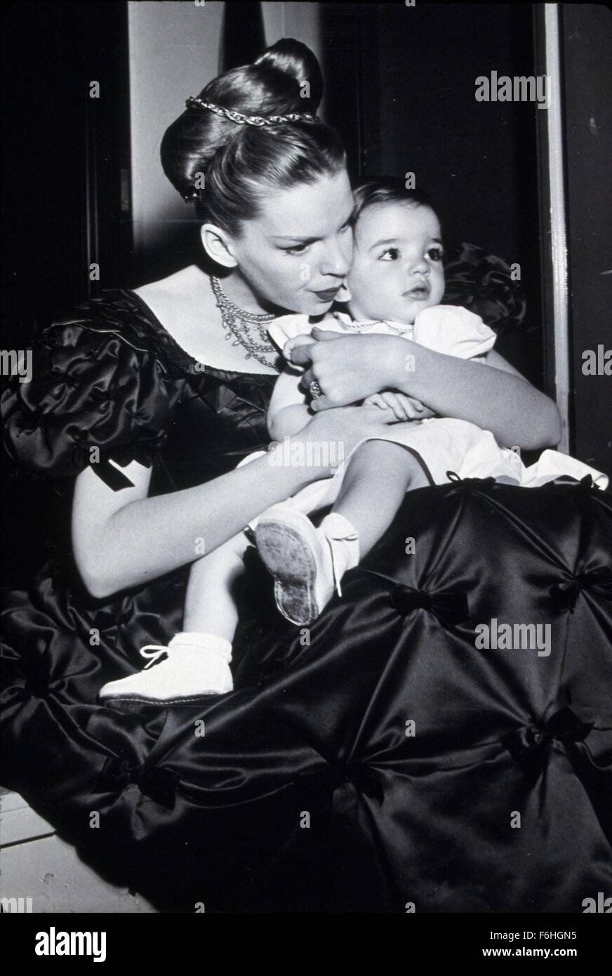 1948, Filmtitel: PIRATE, Regie: VINCENTE MINNELLI, Studio: MGM, abgebildet: JUDY GARLAND, LIZA MINNELLI. (Bild Kredit: SNAP) Stockfoto