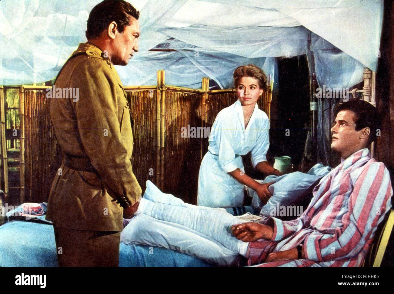 1961, Filmtitel: Sünden der RACHEL CADE, Regie: GORDON DOUGLAS, Studio: WARNER, abgebildet: ANGIE DICKINSON, GORDON DOUGLAS, PETER FINCH. (Bild Kredit: SNAP) Stockfoto