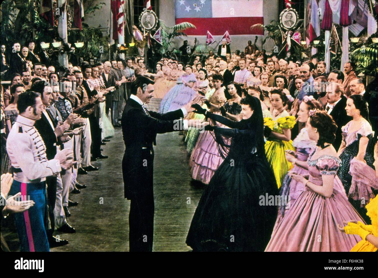 1939, Filmtitel: GONE WITH THE WIND, Regie: VICTOR FLEMING, Studio: MGM, abgebildet: 1939, AWARDS - Akademie, das beste Bild, Zeichen, Kleidung, VICTOR FLEMING, CLARK GABLE, VIVIEN LEIGH, historischen KOSTÜMEN, RHETT BUTLER: Weg W/T WIND. (Bild Kredit: SNAP) Stockfoto