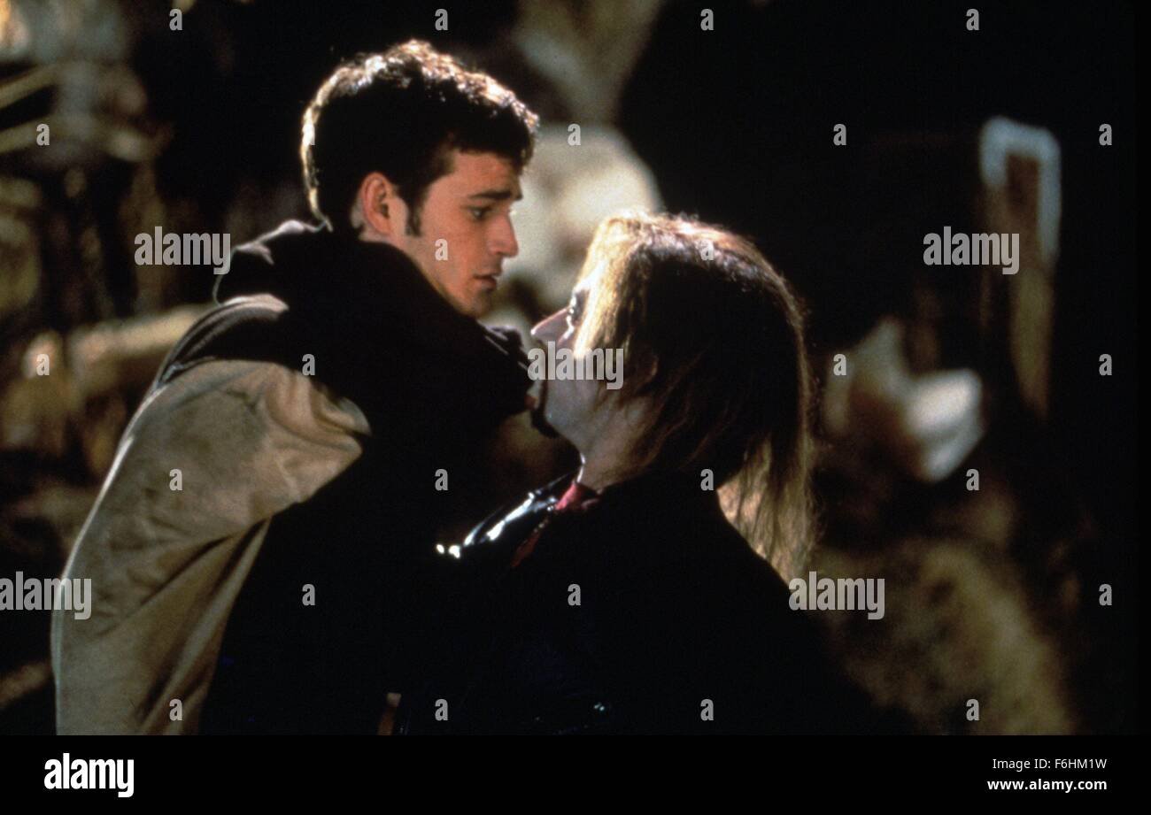 1992, Filmtitel: BUFFY, die VAMPIRJÄGERIN, Direktor: FRAN RUBEL KUZUI, Studio: FOX, abgebildet: FRAN RUBEL KUZUI, LUKE PERRY. (Bild Kredit: SNAP) Stockfoto