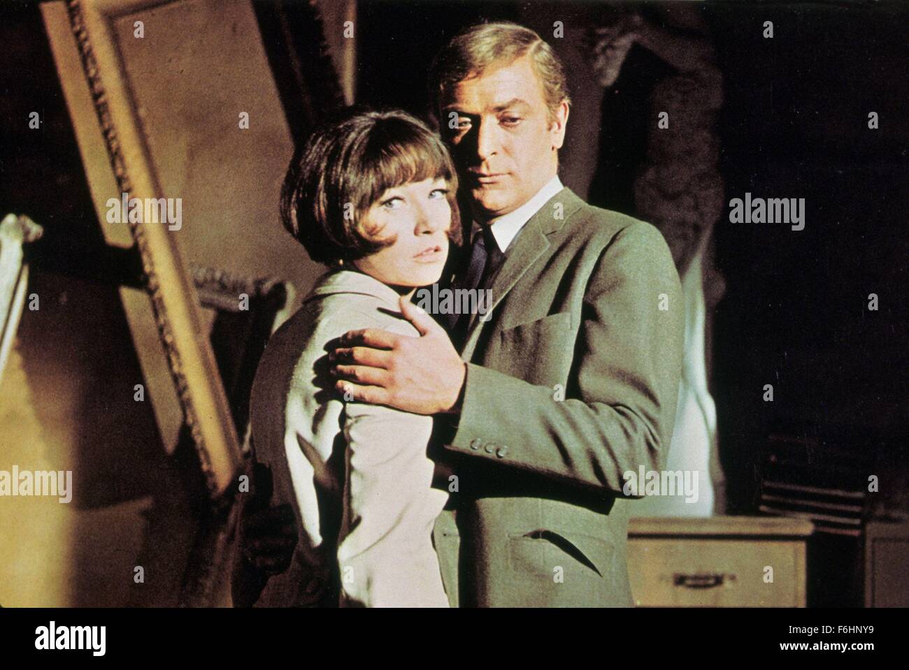 1966, Filmtitel: GAMBIT, Regie: RONALD NEAME, Studio: UNIVERSAL, im Bild: MICHAEL CAINE, SHIRLEY MacLAINE. (Bild Kredit: SNAP) Stockfoto
