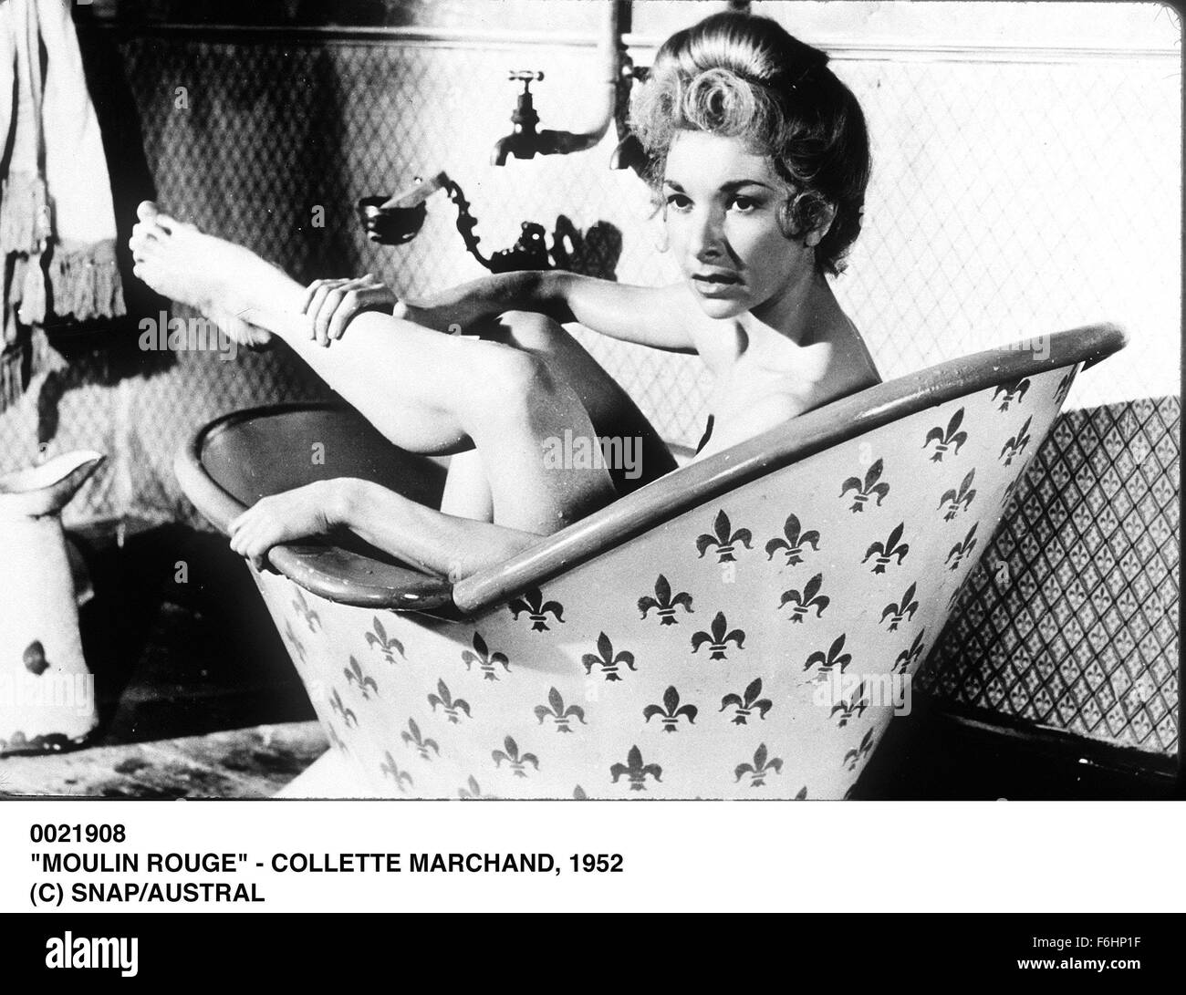 1952, Filmtitel: MOULIN ROUGE, Regie: JOHN HUSTON, abgebildet: Bad Wannen/Duschen, JOHN HUSTON. (Bild Kredit: SNAP) Stockfoto