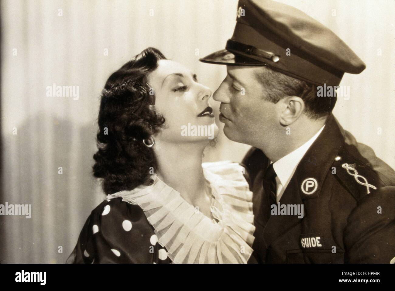 Filmtitel 1933: Weg zur Liebe, Regie: NORMAN TAUROG, Studio: PARAMOUNT, abgebildet: MAURICE CHEVALIER, ANN DVORAK, küssen, Romantik. (Bild Kredit: SNAP) Stockfoto