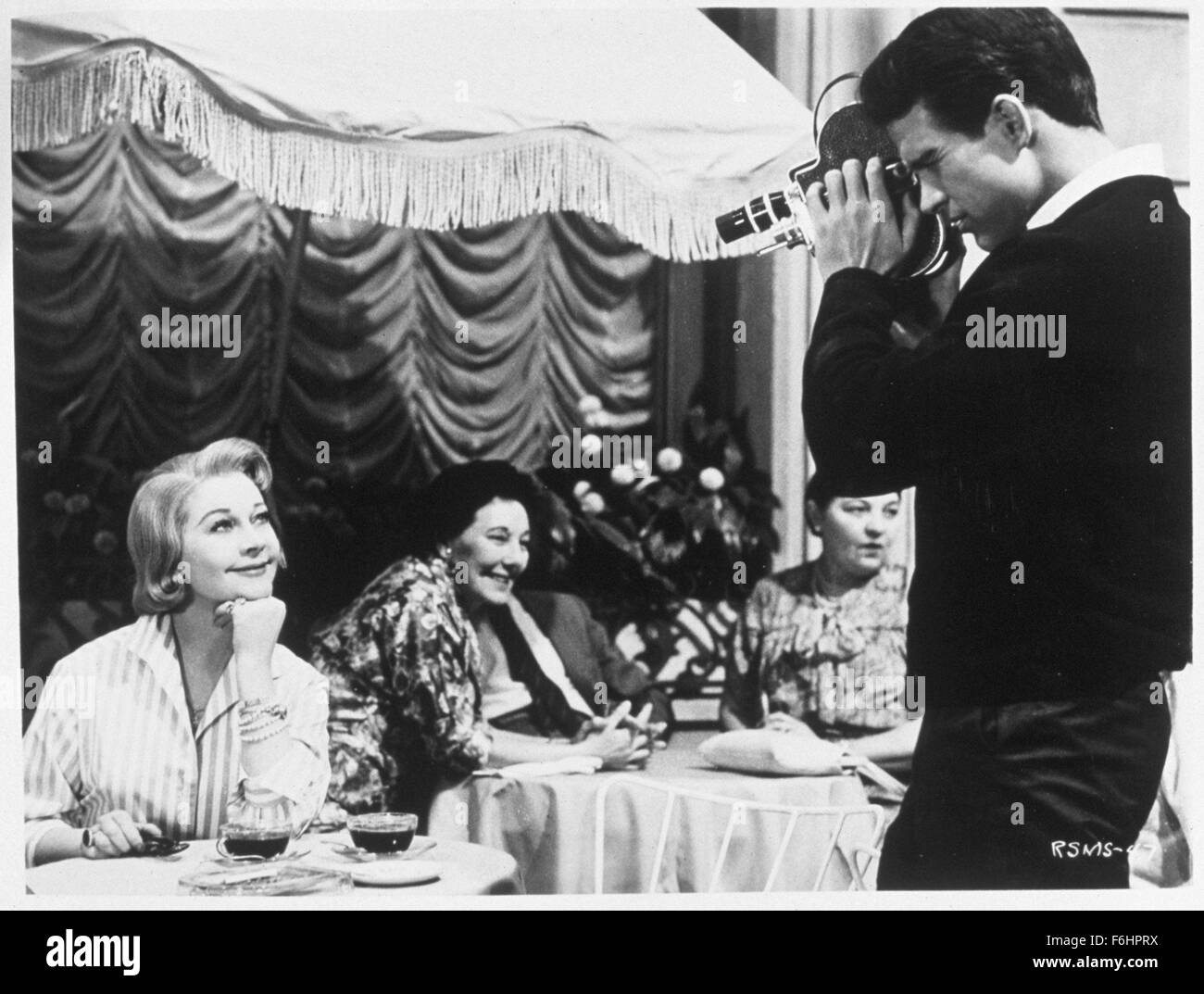 1961, Filmtitel: ROMAN SPRING OF Mrs STONE, Regie: JOSE QUINTERO, Studio: WARNER, abgebildet: WARREN BEATTY, HOLD, die darstellen (Kameras), VIVIEN LEIGH. (Bild Kredit: SNAP) Stockfoto