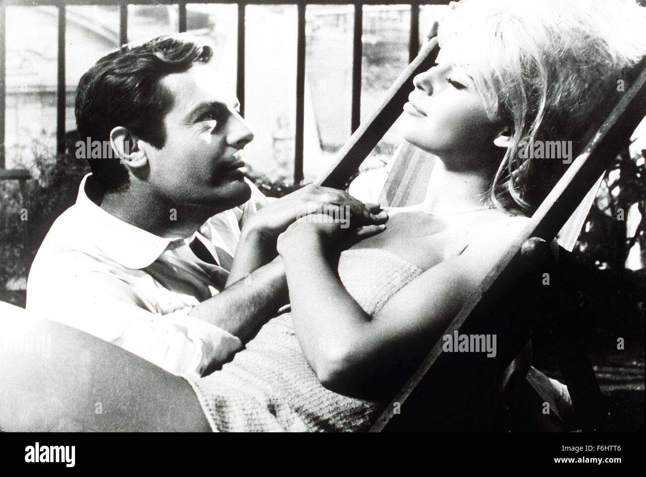 1962, Filmtitel: sehr PRIVATE Angelegenheit, Regie: LOUIS MALLE, im Bild: BRIGITTE BARDOT, LOUIS MALLE. (Bild Kredit: SNAP) Stockfoto