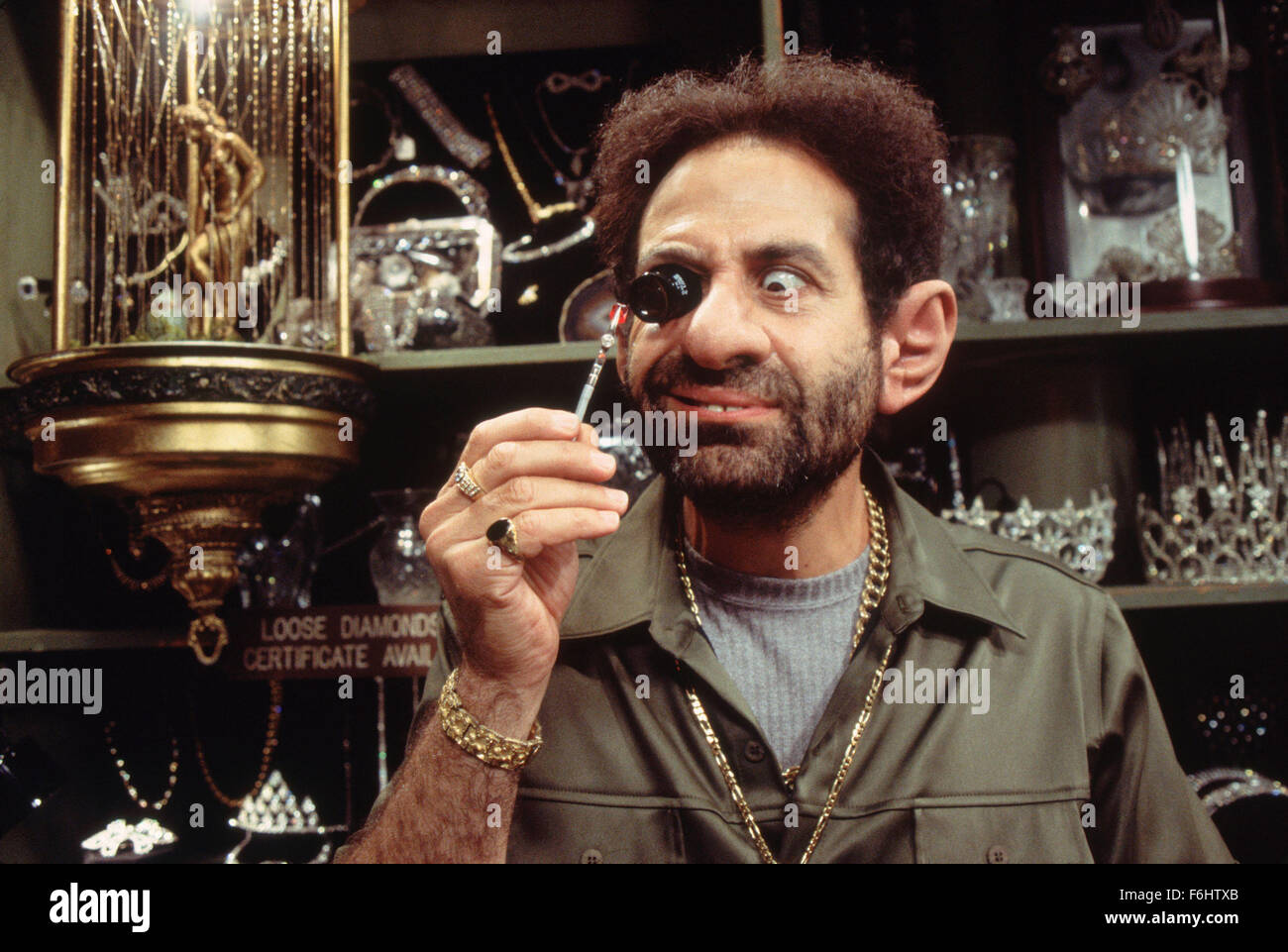26 Juni 2002 Los Angeles Kalifornien Usa Film Noch Aus Dem Amblin Entertainment Film Men In Black Ii Darsteller Tony Shalhoub Als Jeebs Bild Kredit Auto Bilder Stockfotografie Alamy