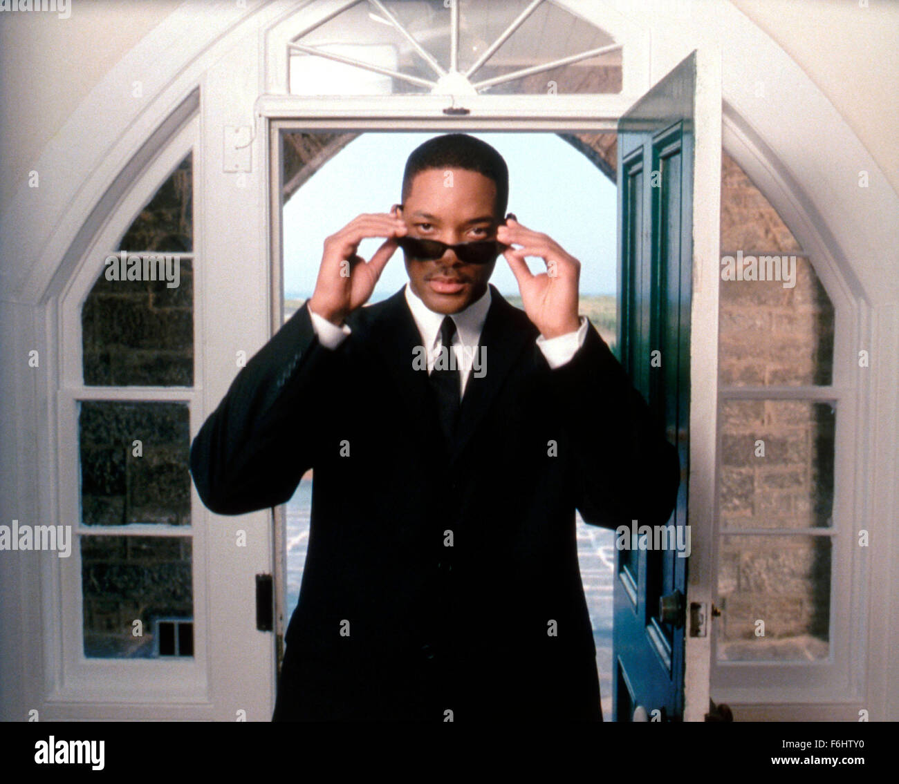 26. Juni 2002; Los Angeles, Kalifornien, USA; Film noch aus dem Amblin Entertainment Film "Men in Black II" mit WILL SMITH als Agent J..  (Bild Kredit: Auto-Bilder) Stockfoto