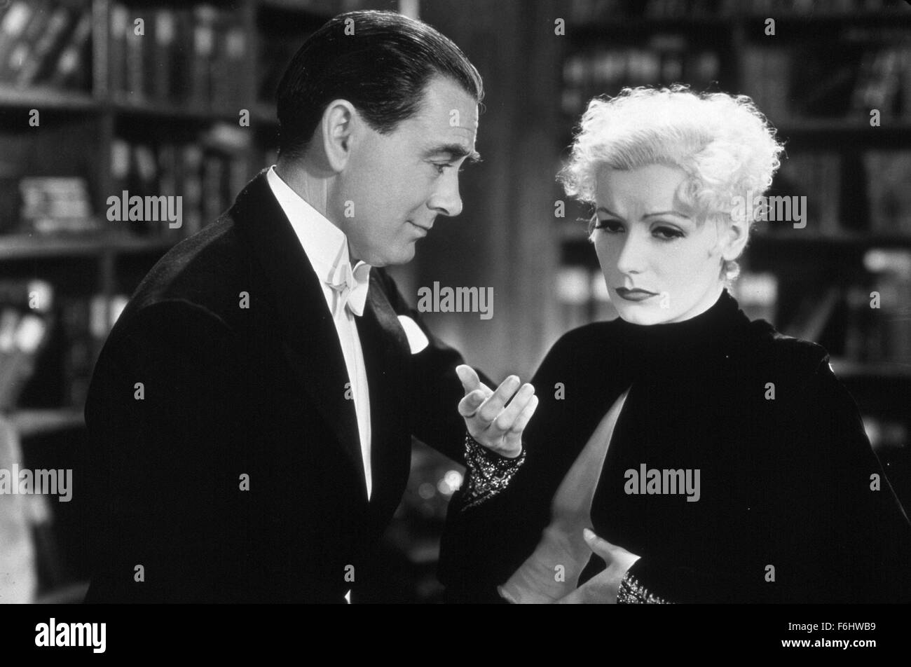 1932, Filmtitel: wie mir, Regie gewünscht: GEORGE FITZMAURICE, Studio: MGM, im Bild: GEORGE FITZMAURICE, GRETA GARBO. (Bild Kredit: SNAP) Stockfoto