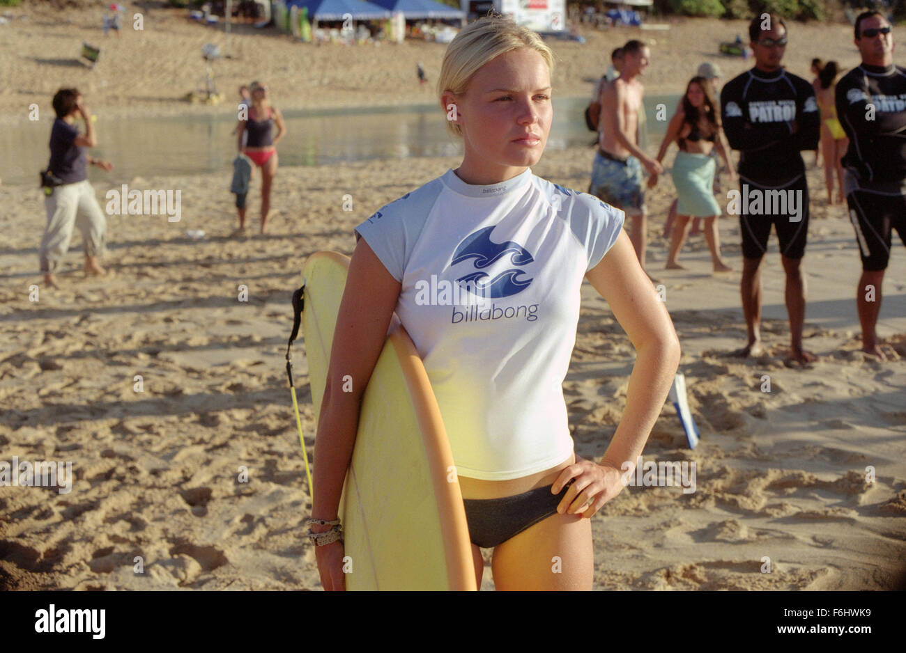 18. Juli 2002; Hollywood, Kalifornien, USA; Anne Marie, KATE BOSWORTH bereitet die Pipe Masters-Surf-Wettbewerb...  (Bild Kredit:) Stockfoto