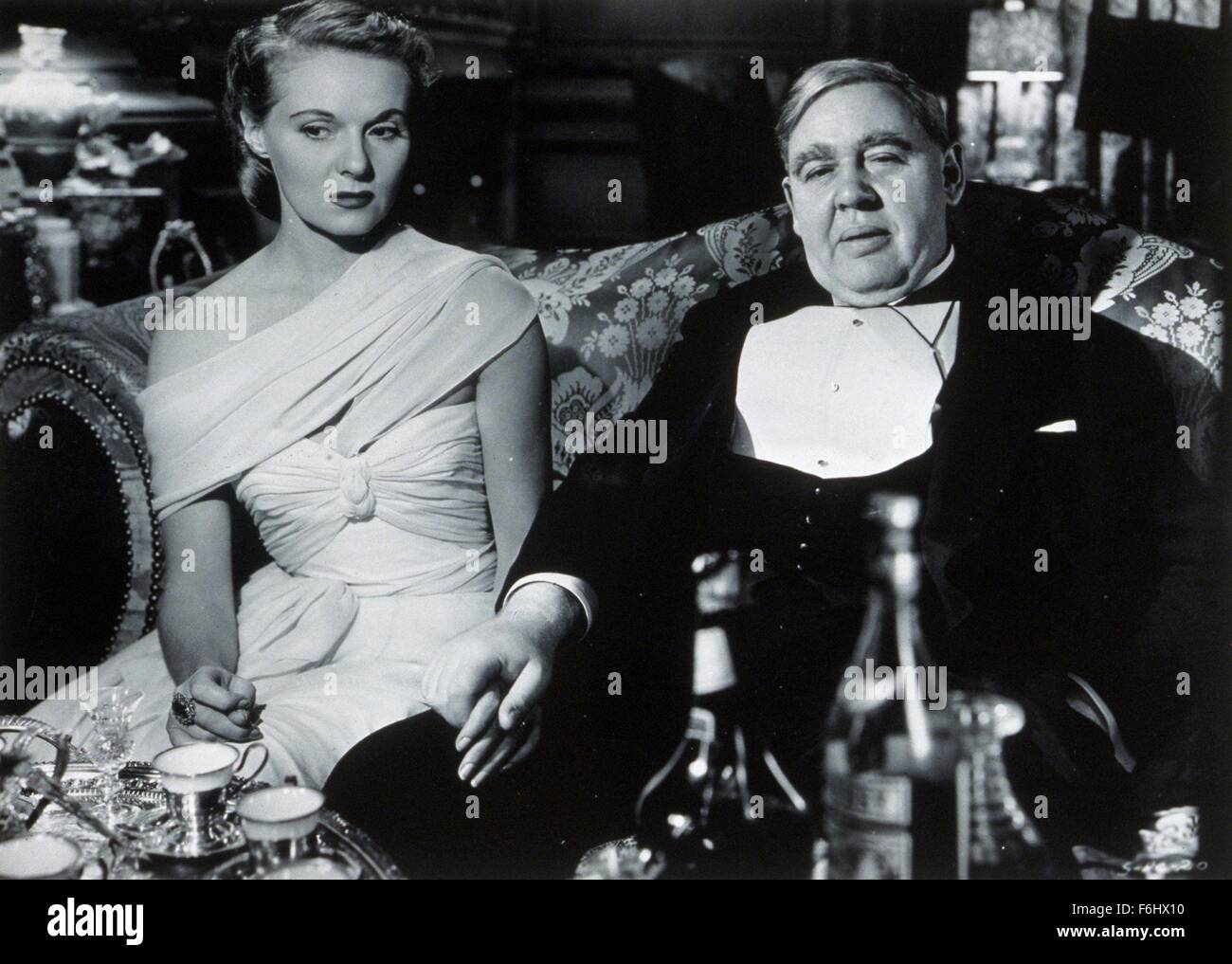 1948, Filmtitel: PARADINE Fall, Regie: ALFRED HITCHCOCK, Studio: SELZNICK, im Bild: ALFRED HITCHCOCK, CHARLES LAUGHTON. (Bild Kredit: SNAP) Stockfoto