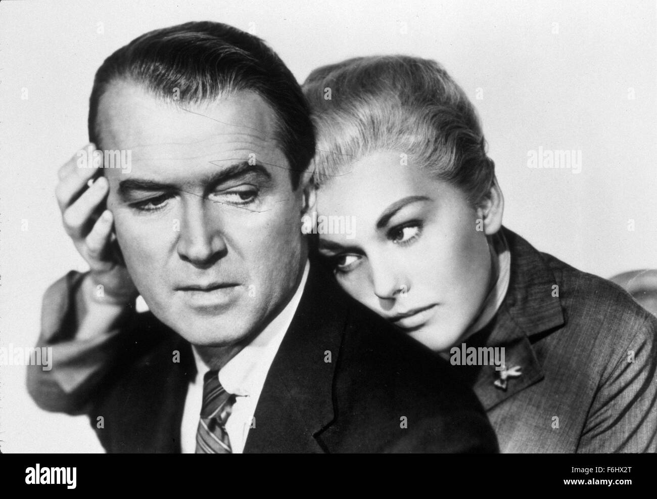 Filmtitel 1958: VERTIGO, Regie: ALFRED HITCHCOCK, Studio: PARAMOUNT, im Bild: ALFRED HITCHCOCK, KIM NOVAK. (Bild Kredit: SNAP) Stockfoto