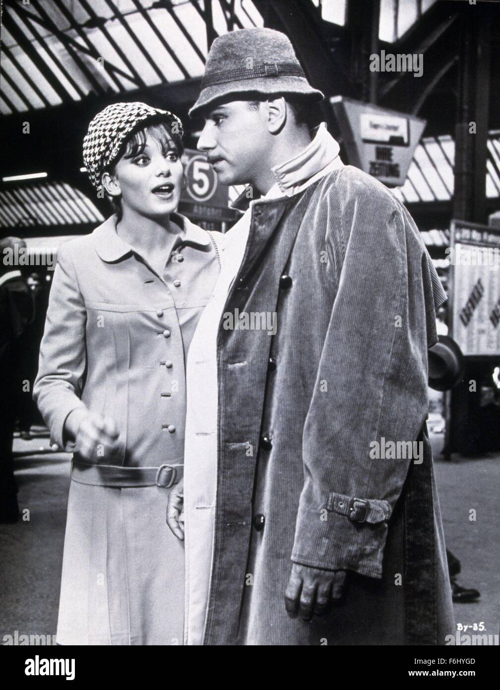 1968, Filmtitel: Inspektor CLOUSEAU, Regie: BUD YORKIN, Studio: UA, im Bild: ALAN ARKIN, DELIA BOCCARDO, PINK PANTHER-Filme. (Bild Kredit: SNAP) Stockfoto