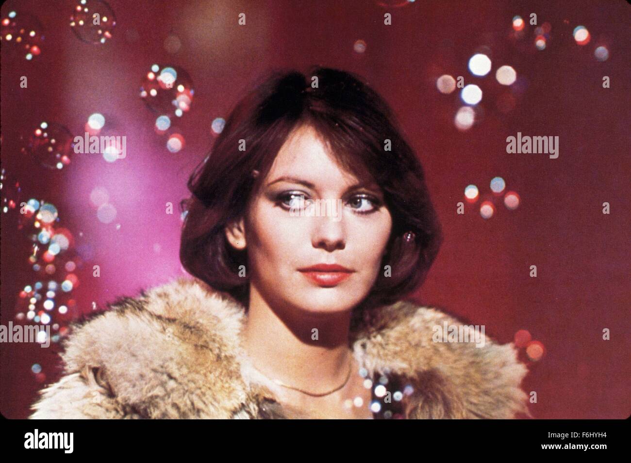 1976, Filmtitel: PINK PANTHER STRIKES AGAIN, Regie: BLAKE EDWARDS, Studio: UA, im Bild: LESLEY-ANNE DOWN, BLAKE EDWARDS. (Bild Kredit: SNAP) Stockfoto