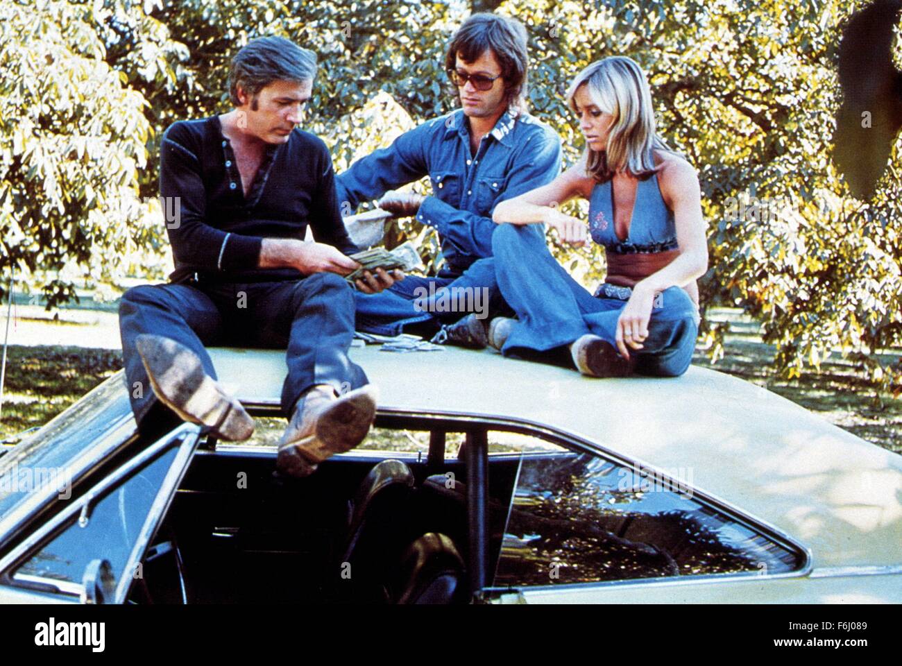 1974, Filmtitel: DIRTY MARY CRAZY LARRY, Regie: JOHN HOUGH, Studio: FOX, im Bild: PETER FONDA, SUSAN GEORGE, JOHN HOUGH. (Bild Kredit: SNAP) Stockfoto