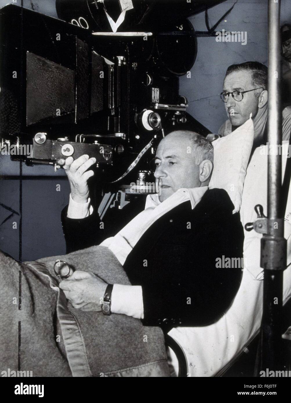 1939, Filmtitel: UNION PACIFIC, Regie: CECIL B DeMILLE, Studio: PARAMOUNT, im Bild: hinter den Kulissen, CECIL B DeMILLE, EPIC, historische, Liebe (Dreieck), Eisenbahn. (Bild Kredit: SNAP) Stockfoto