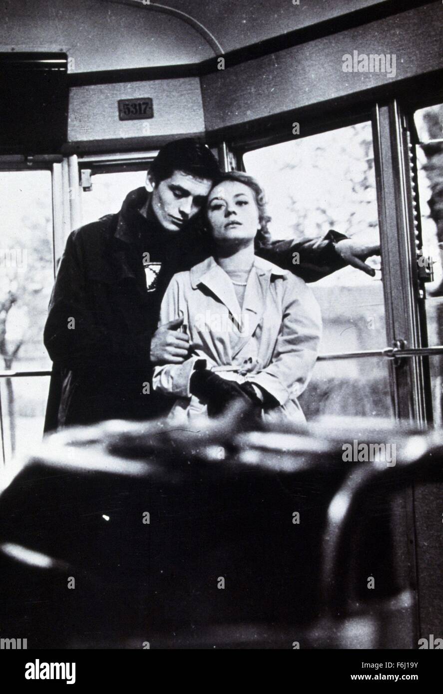 1960, Filmtitel: ROCCO und seine Brüder, Regie: LUCHINO VISCONTI, Studio: FOX, im Bild: ALAIN DELON, ANNIE GIRARDOT. (Bild Kredit: SNAP) Stockfoto