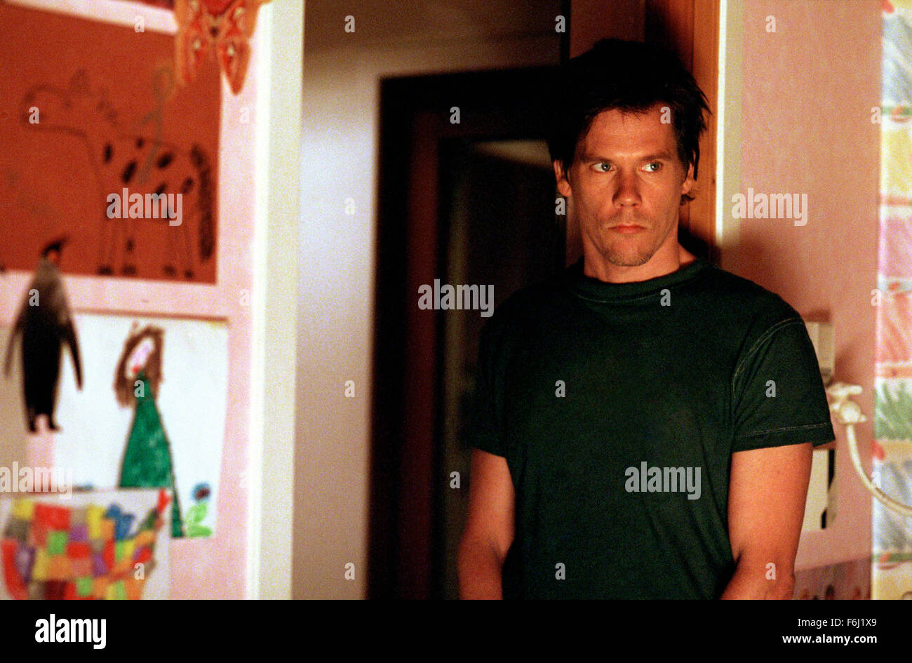 4. November 2002; Hollywood, Kalifornien, USA; KEVIN BACON stars wie Joe Hickey in dem Krimi "Trapped" Regie: Luis Mandoki. Stockfoto