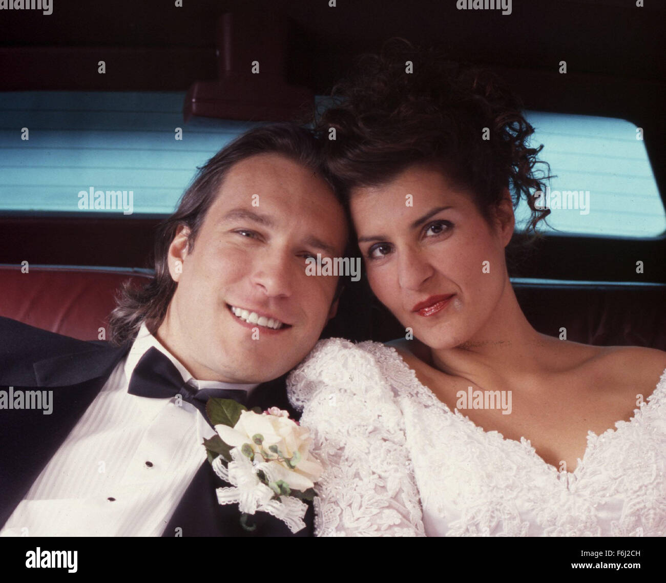 Sep 02, 2002; Hollywood, Kalifornien, USA; JOHN CORBETT und NIA VARDALOS Stern als Ian und Toula in "My Big Fat Greek Wedding.".  (Bild Kredit:) Stockfoto