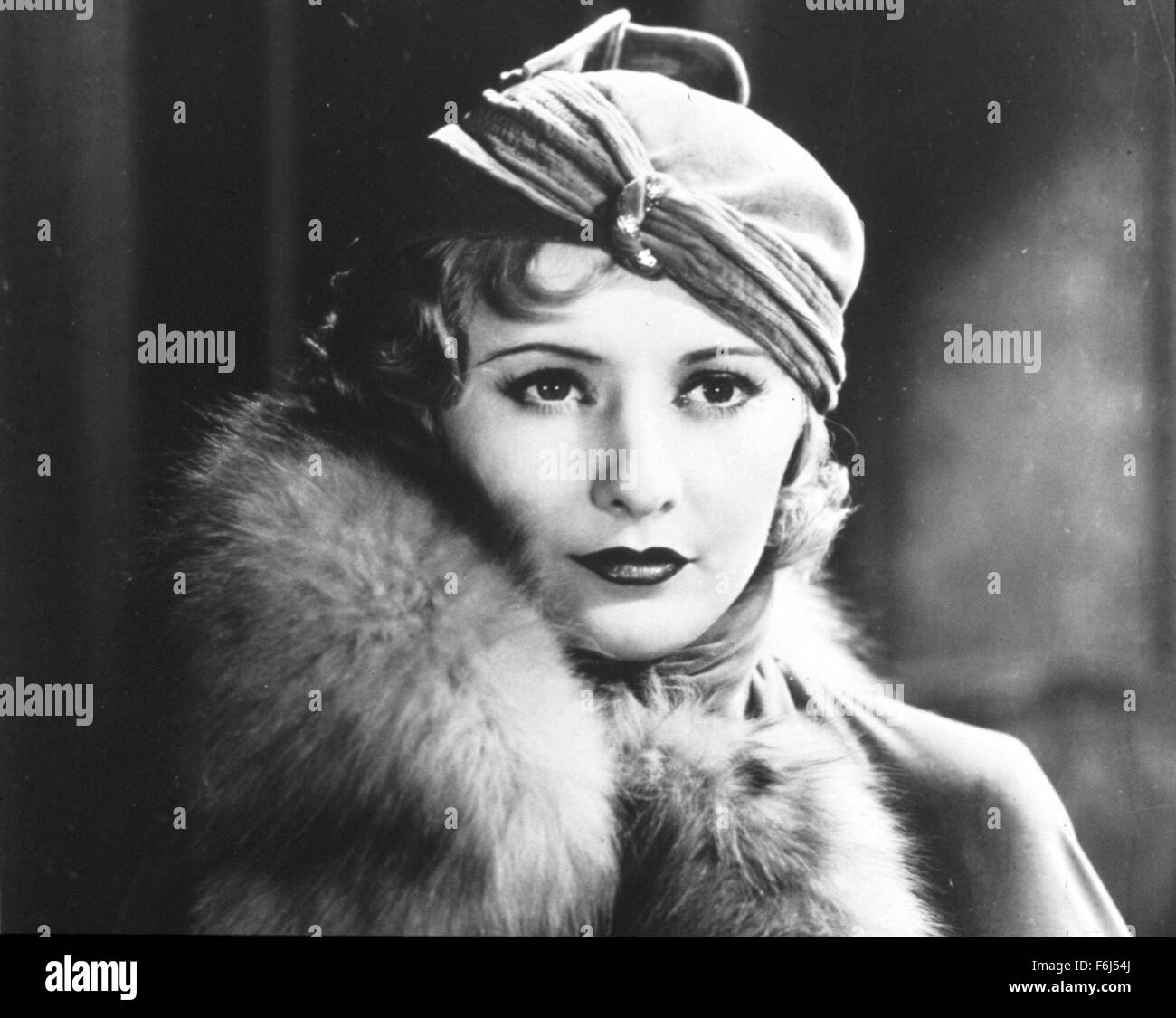 1932, Filmtitel: Kaufpreis, Regie: WILLIAM WELLMAN, Studio: WARNER, abgebildet: Melodram, Romantik, BARBARA STANWYCK. (Bild Kredit: SNAP) Stockfoto