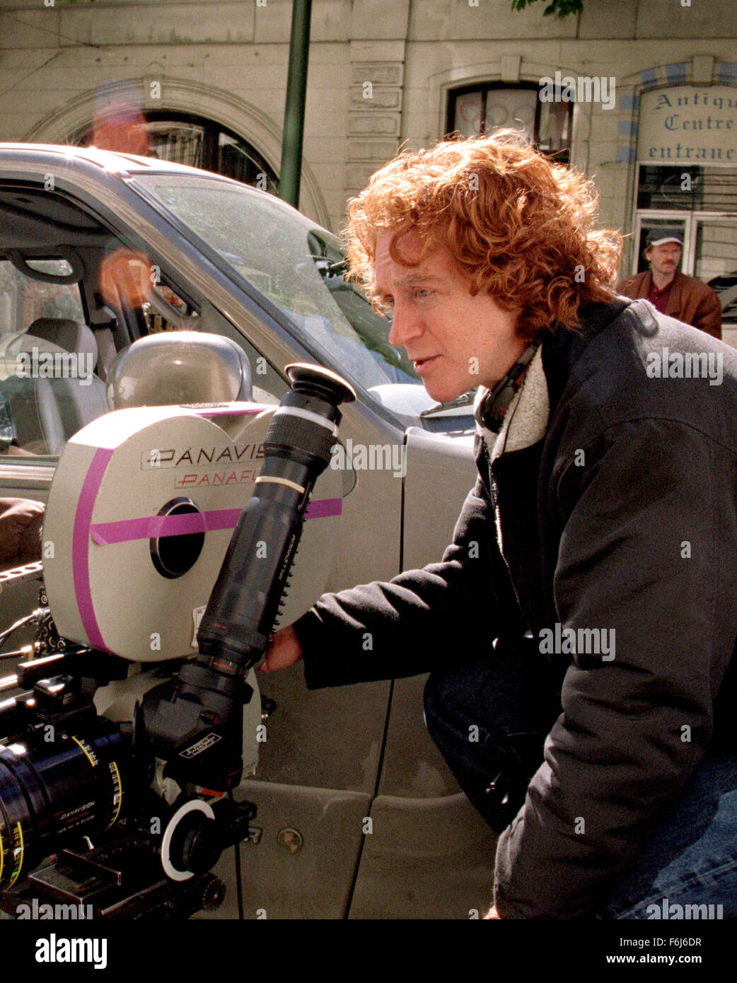 11. November 2002; Hollywood, Kalifornien, USA; Regisseur und Produzent LUIS MANDOKI hinter die Kulissen der Krimi "Trapped." Stockfoto