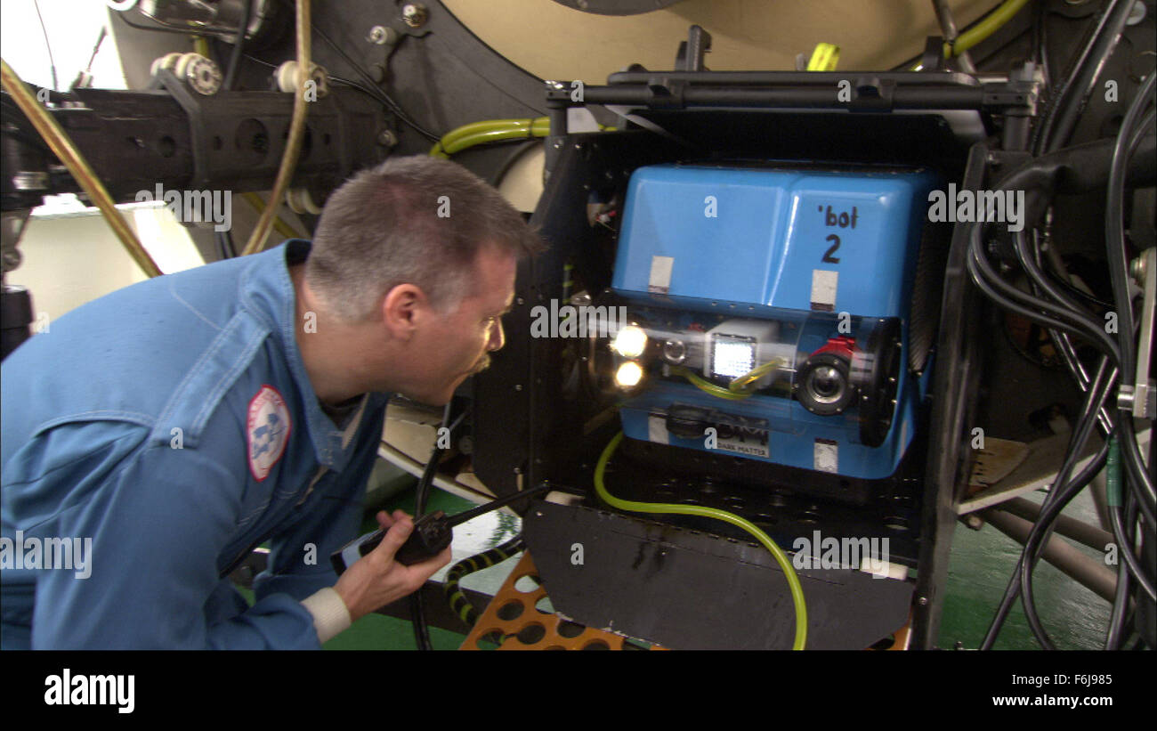 31. März 2003; Hollywood, Kalifornien, USA; Marine Experten Team/Besetzung von der Familie Dokumentarfilm '' Ghosts of the Abyss'' unter der Regie von James Cameron. Stockfoto