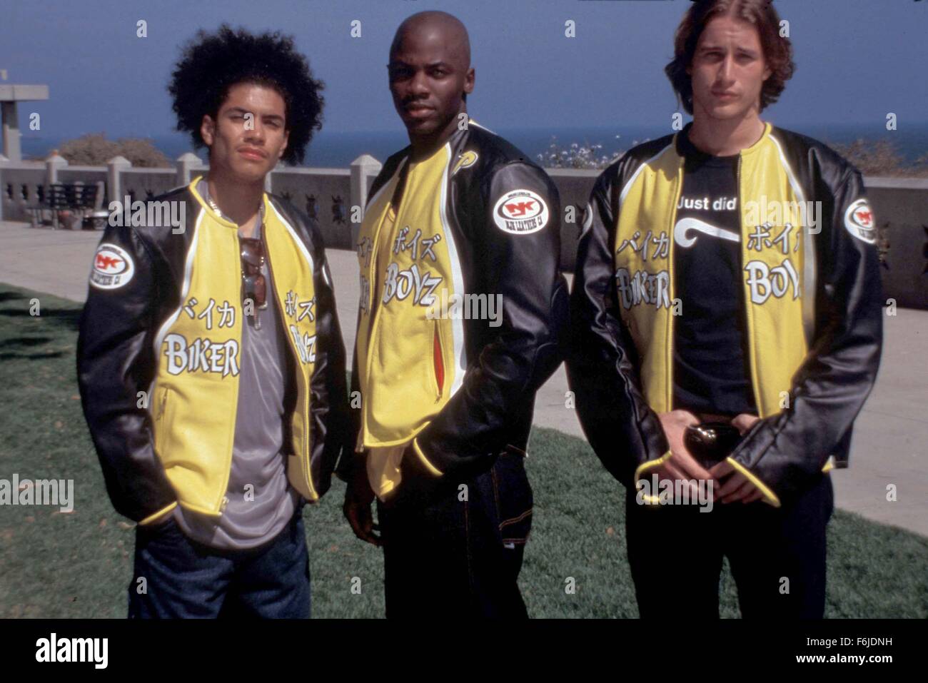 14. November 2003; Hollywood, Kalifornien, USA; RICK GONZALEZ als Primo, DEREK LUKE als Kind, und BRENDAN FEHR als Stuntman in der Aktion, Verbrechen, Drama "Biker Boyz" unter der Regie von Reggie Rock Bythewood. Stockfoto