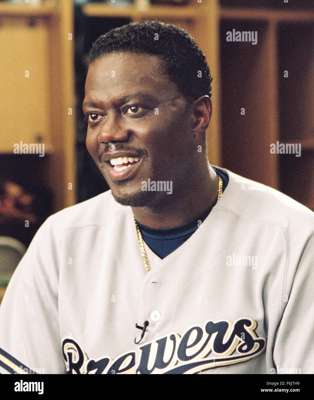 Erscheinungsdatum: 17. September 2004. FILMTITEL: Mr 3000. STUDIO: Touchstone Pictures. PLOT: Alternde Baseball-Star, der unter dem Spitznamen Mr 3000 geht viele Jahre nach der Pensionierung erfährt, dass er nicht ganz 3.000 Treffer erreicht. Jetzt im Alter von 47 Jahren ist er wieder zu versuchen, dieses Ziel zu erreichen. Im Bild: BERNIE MAC als Stan. Stockfoto