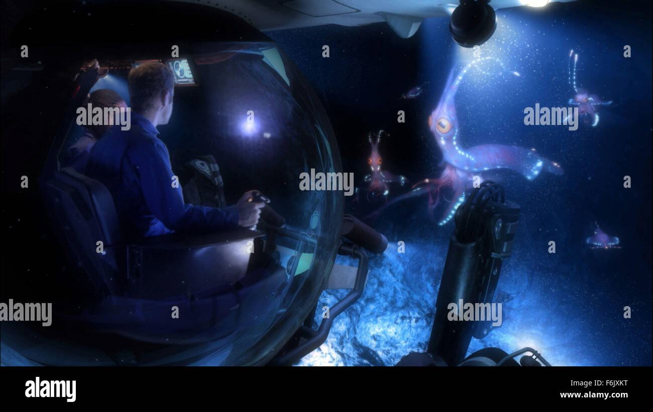 Erscheinungsdatum: 28. Januar 2005 Film Titel: Aliens von der tiefen STUDIO: Buena Vista Bilder Regisseur: James Cameron, Steven Quale PLOT: James Cameron verbündet sich mit NASA-Wissenschaftler, der mittelozeanische Rücken, eine versunkene Kette der Berge zu erkunden, dass Band der Erde und sind Heimat einiger der einzigartigsten Lebensformen unseres Planeten.   Im Bild: Marine Tier Physiologe, UC Santa Barbara DIJANNA FIGUEROA und planetarische Wissenschaftler, Stanford University und SETI Institut KEVIN PETER HAND.   (Bild Kredit: C Buena Vista Pictures/Entertainment Bilder) Stockfoto