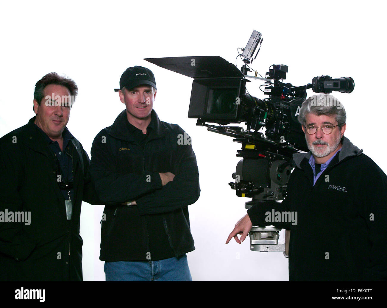 Datum der Freigabe: 19. Mai 2005. FILMTITEL: Star Wars: Episode III-die Rache von den Sith. STUDIO: Lucasfilm. PLOT: Eine Reifung Anakin Skywalker geht auf die dunkle Seite der Kraft und Sith-Lord Darth Vader wird. Wir erleben die Umwandlung in eine dunkle, beängstigend noch spannender Höhepunkt. Die Geschichte hier logischerweise richtet den Ereignissen von Episode IV, die ursprüngliche 1977 Star Wars Film in dem Darth Vader in den Krieg gegen seine eigenen Kinder, Luke und Leia zieht. IM BILD:. Stockfoto