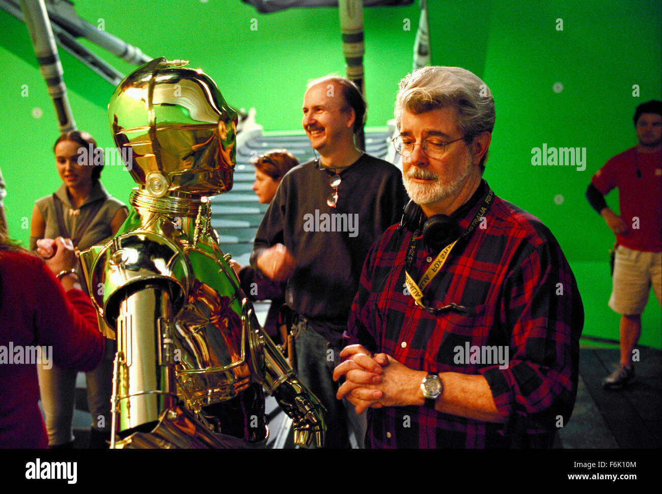 Datum der Freigabe: 19. Mai 2005. FILMTITEL: Star Wars: Episode III-die Rache von den Sith. STUDIO: Lucasfilm. PLOT: Eine Reifung Anakin Skywalker geht auf die dunkle Seite der Kraft und Sith-Lord Darth Vader wird. Wir erleben die Umwandlung in eine dunkle, beängstigend noch spannender Höhepunkt. Die Geschichte hier logischerweise richtet den Ereignissen von Episode IV, die ursprüngliche 1977 Star Wars Film in dem Darth Vader in den Krieg gegen seine eigenen Kinder, Luke und Leia zieht. IM BILD:. Stockfoto