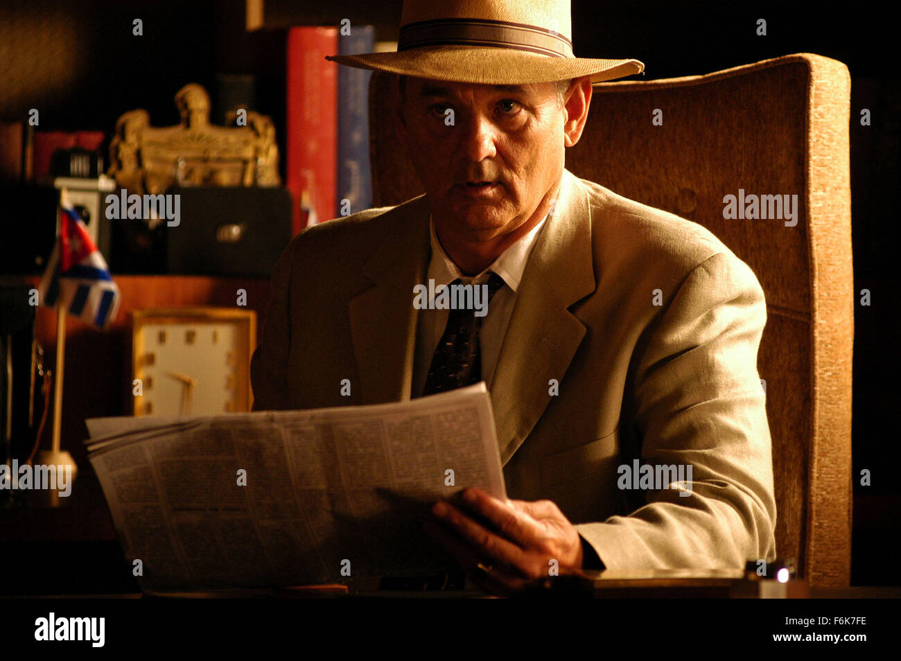 Erscheinungsdatum: 3. September 2005. FILMTITEL: Die verlorene Stadt. STUDIO: Lions Gate Films. PLOT: In Havanna, Kuba in den späten 1950er Jahren, eine wohlhabende Familie, deren Söhne eine prominente Nachtclub-Besitzer gehört, in der gewaltsamen Übergang von der repressiven Regime von Batista der marxistischen Regierung von Fidel Castro gefangen. Castro Regime führt letztlich die Nachtclub-Besitzer, nach New York zu fliehen. Im Bild: BILL MURRAY als Schriftsteller. Stockfoto
