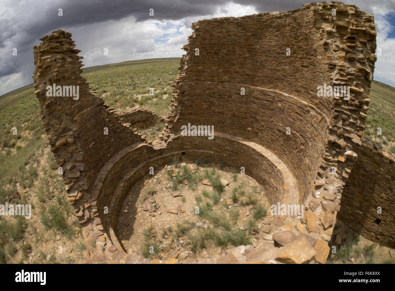 Ruinen von Kin Kilzhin Kiva, Chaco Canyon. Stockfoto