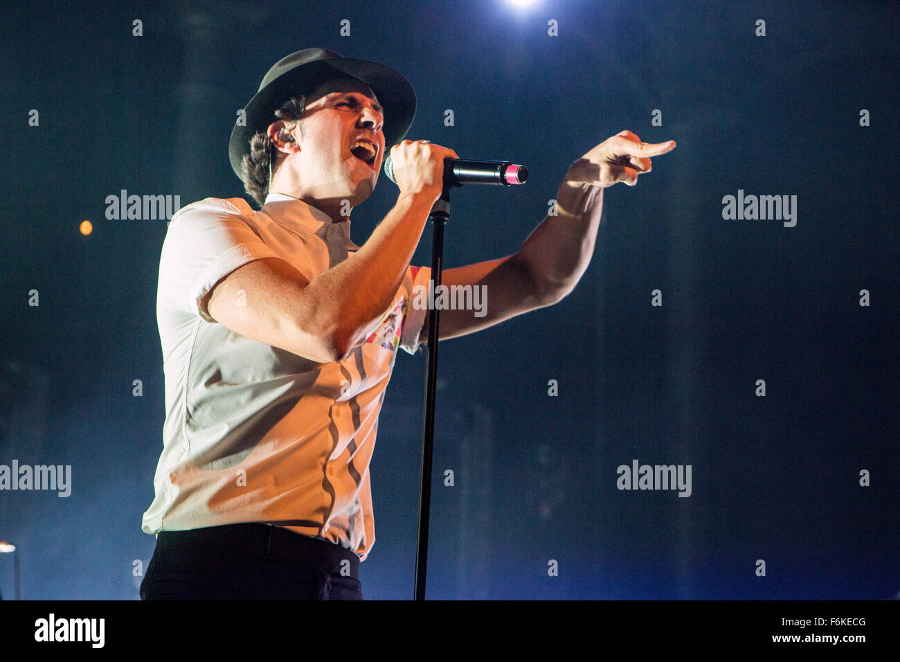 Ringlokschuppen, Camden, London, UK 17. November 2015-Kredit-Maximo Park erklingt in Camden Roundhouse, London Paul Smith Maximo Park auf der Bühne im Roundhouse, London: Richard Soans/Alamy Live News Stockfoto