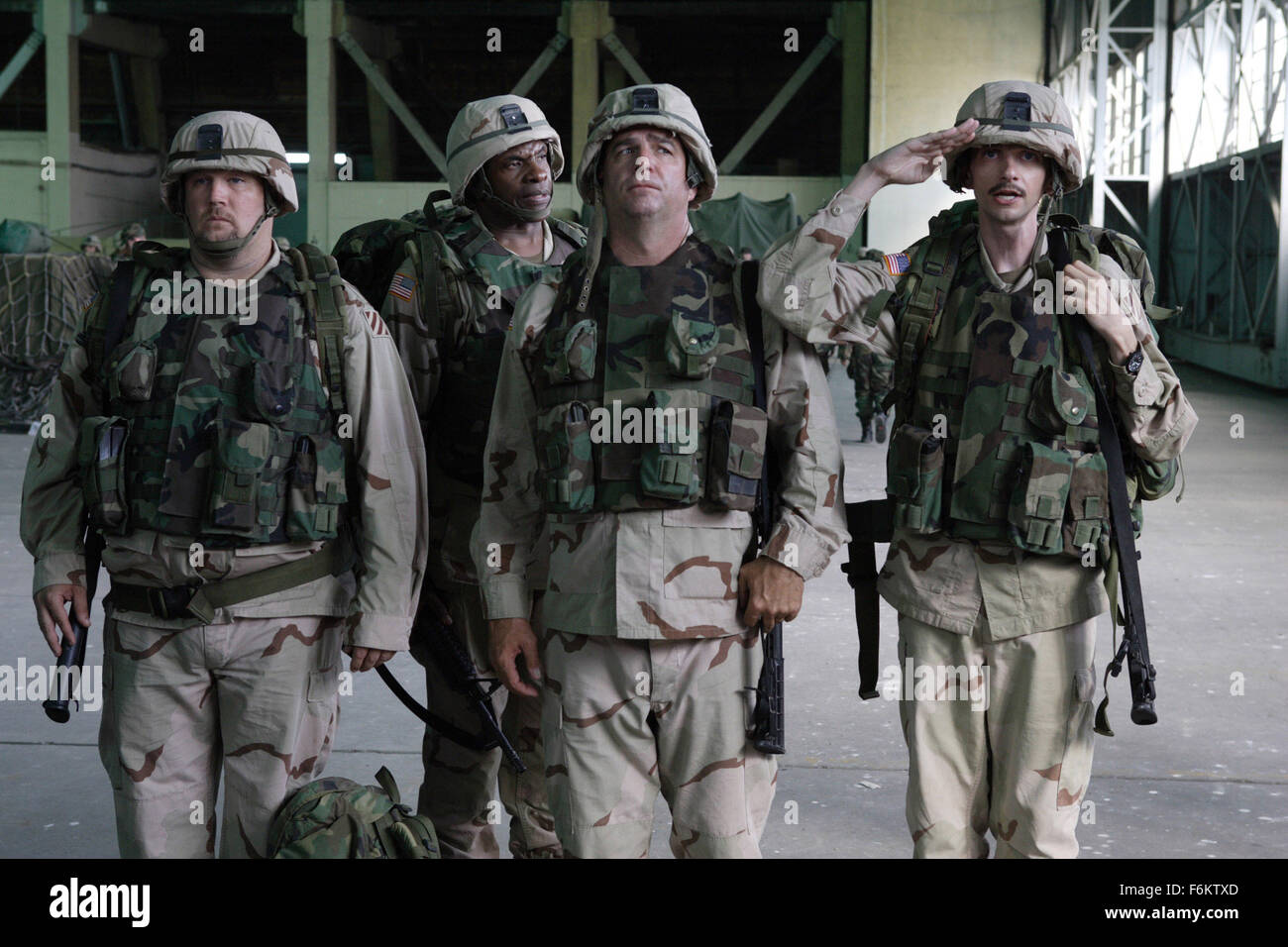 11. Mai 2007 - Santa Clarita, Kalifornien, USA - RELEASE-Datum: 11. Mai 2007. Regie: C.b. Harding. STUDIO: Schlafen Murmeltiere Produktion/Lions Gate Films. PLOT: Drei unbeholfene Armee Reservisten für den Irak gebunden werden am mexikanischen Dorf von feindlichen Truppen belagert versehentlich gelöscht. Im Bild: LARRY THE CABLE GUY als Larry, KEITH DAVID als Sgt. Kilgore, BILL ENGVALL wie wenig Rechnung und DJ QUALLS als Everett. (Bild Kredit: C Sam Urdank/Lions Gate Films) Einschränkungen: Dies ist ein öffentlich verbreiteten Film, Fernsehen oder Werbung Foto. Non-redaktionelle Verwendung erfordern zusätzliche Freiräume. Stockfoto