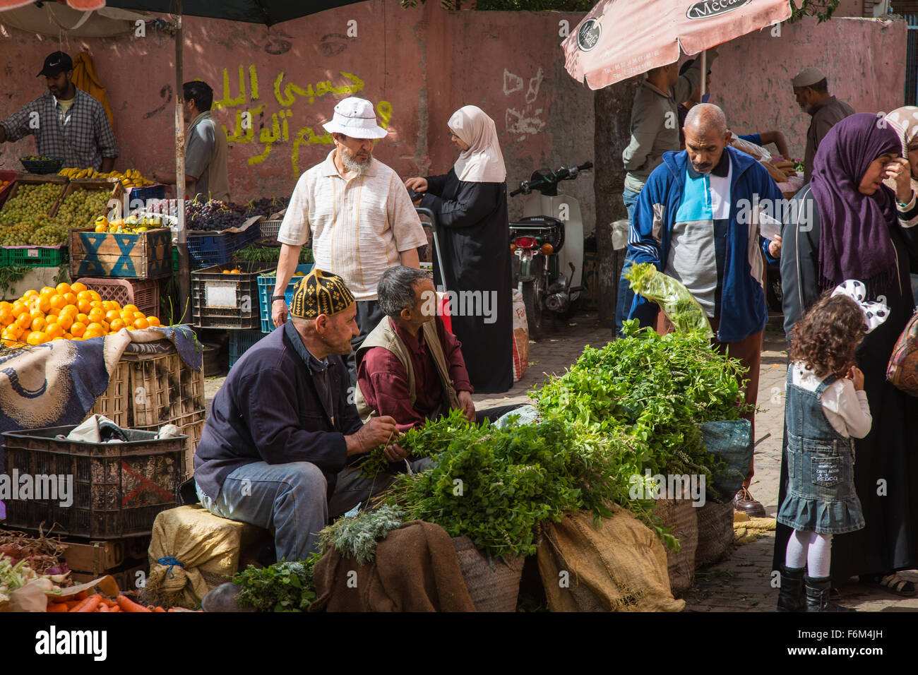 Auf einem Gemüsemarkt in Marrakesch Medina Stockfoto