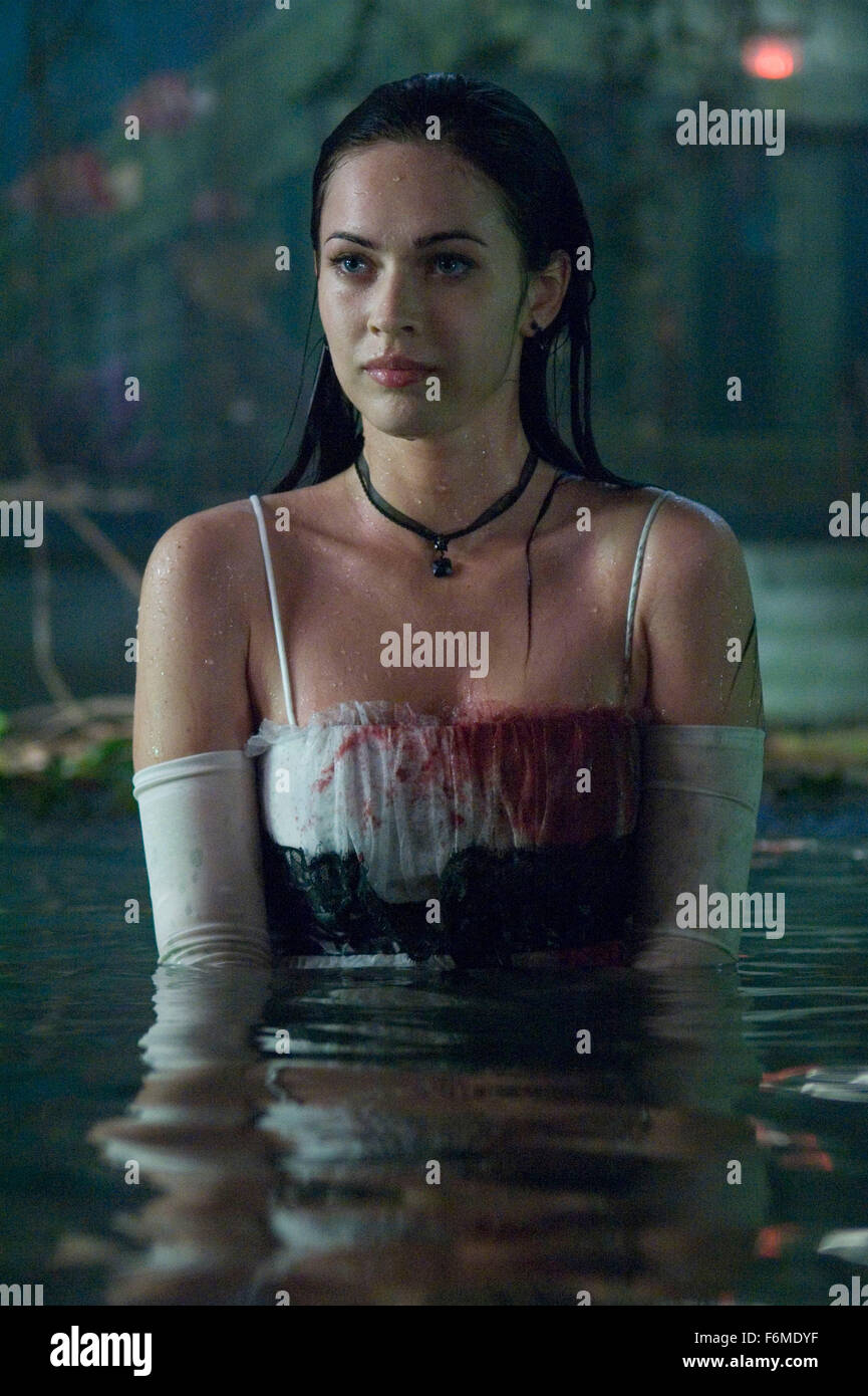 Datum der Freigabe: 18. September 2009. FILMTITEL: Jennifers Body. STUDIO: Fox Atomic. PLOT: Nerdy, reservierte Bücherwurm Needy und arrogant, eingebildet Cheerleaderin Jennifer sind beste Freundinnen, obwohl sie wenig gemeinsam haben. Sie haben noch weniger gemeinsam, als Jennifer auf mysteriöse Weise Appetit auf menschliches Blut nach einem verheerenden Brand in einer Bar gewinnt. Wie Needy des männlichen Klassenkameraden stetig sind muss in grausamen Anschläge getötet das junge Mädchen und entdecken Sie die Wahrheit hinter ihrer Freundin Transformation einen Weg finden, den blutrünstigen Amoklauf zu stoppen, bevor sie ihre eigenen Freund Chip erreicht. IM BILD: MEG Stockfoto