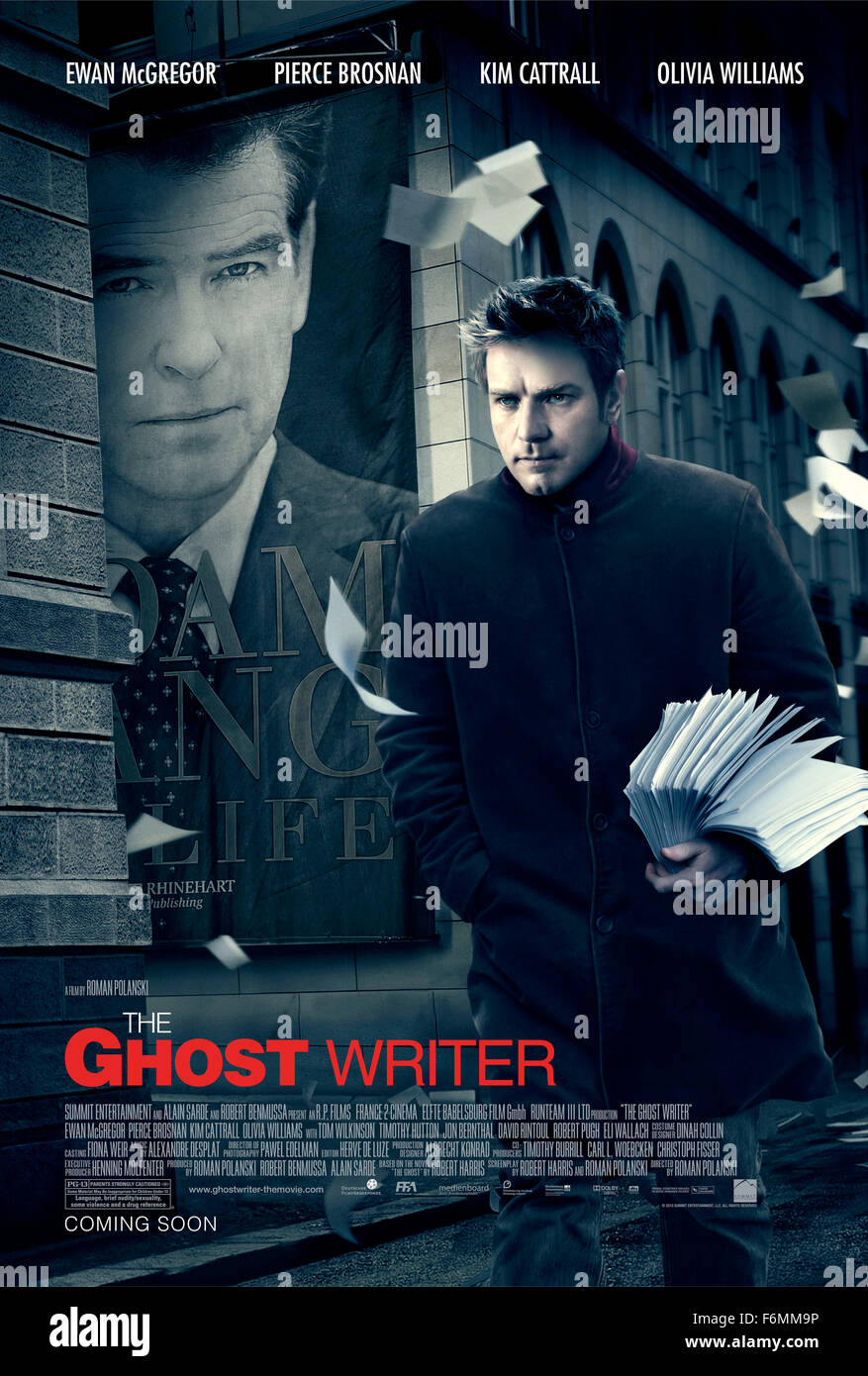 Datum der Freigabe: 19. März 2010 Film Titel: The Ghost Writer STUDIO: RP Films Direktor: Roman Polanski PLOT: ein Ghostwriter angeheuert, um die Memoiren eines ehemaligen britischen Premierministers abschließen enthüllt Geheimnisse, die sein eigenes Leben aufs Spiel setzen.   Im Bild: EWAN MCGREGOR als Geist und PIERCE BROSNAN als Adam Lang (Bild Kredit: C RP Filme/Unterhaltung Bilder) Stockfoto