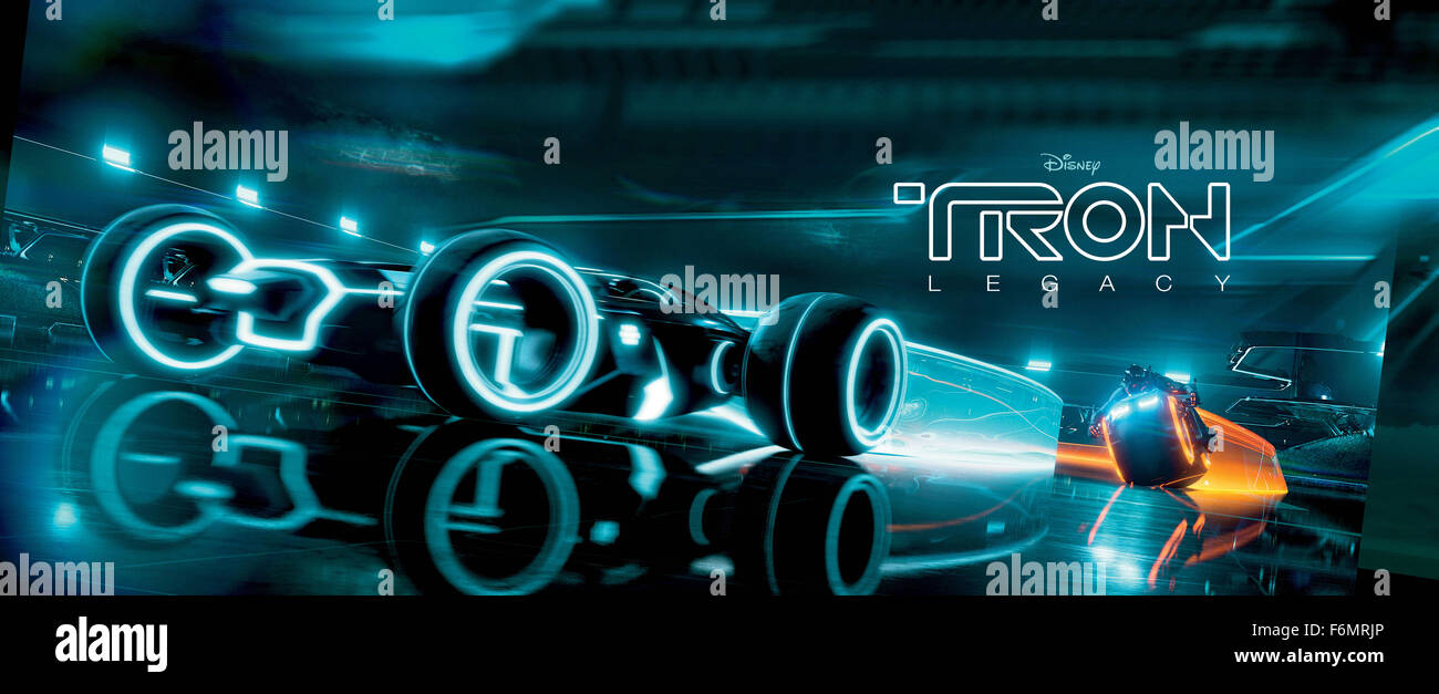 Erscheinungsdatum: 17. Dezember 2010 Film Titel: TRON: Legacy-STUDIO: Walt Disney Regie: Joseph Kosinski PLOT: der Sohn eines virtuellen Welt Designer sucht seines Vaters und enden oben in der digitalen Welt, die sein Vater entworfen. Trifft er seines Vaters Schöpfung schlecht und ein einzigartiges Verbündeter in den digitalen Bereich von The Grid abgebildet geborene: Kunst und Poster von Szenen (Credit Bild: C Walt Disney Pictures/Entertainment Pictures) Stockfoto