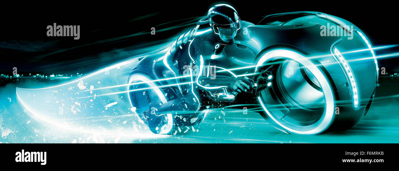 Erscheinungsdatum: 17. Dezember 2010 Film Titel: TRON: Legacy-STUDIO: Walt Disney Regie: Joseph Kosinski PLOT: der Sohn eines virtuellen Welt Designer sucht seines Vaters und enden oben in der digitalen Welt, die sein Vater entworfen. Trifft er seines Vaters Schöpfung schlecht und ein einzigartiges Verbündeter in den digitalen Bereich von The Grid abgebildet geborene: Kunst und Poster von Szenen (Credit Bild: C Walt Disney Pictures/Entertainment Pictures) Stockfoto